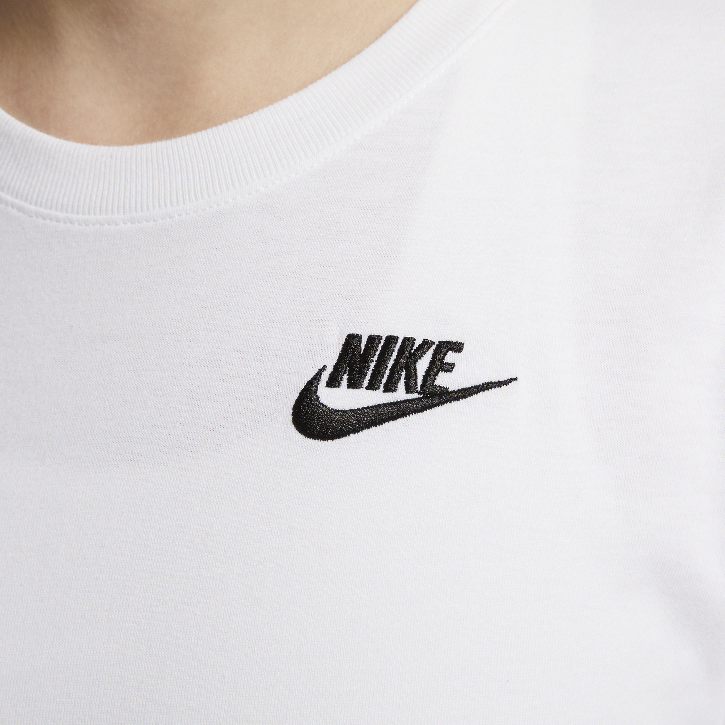 Tee-shirt Nike Sportswear Club Essentials pour femme - Blanc