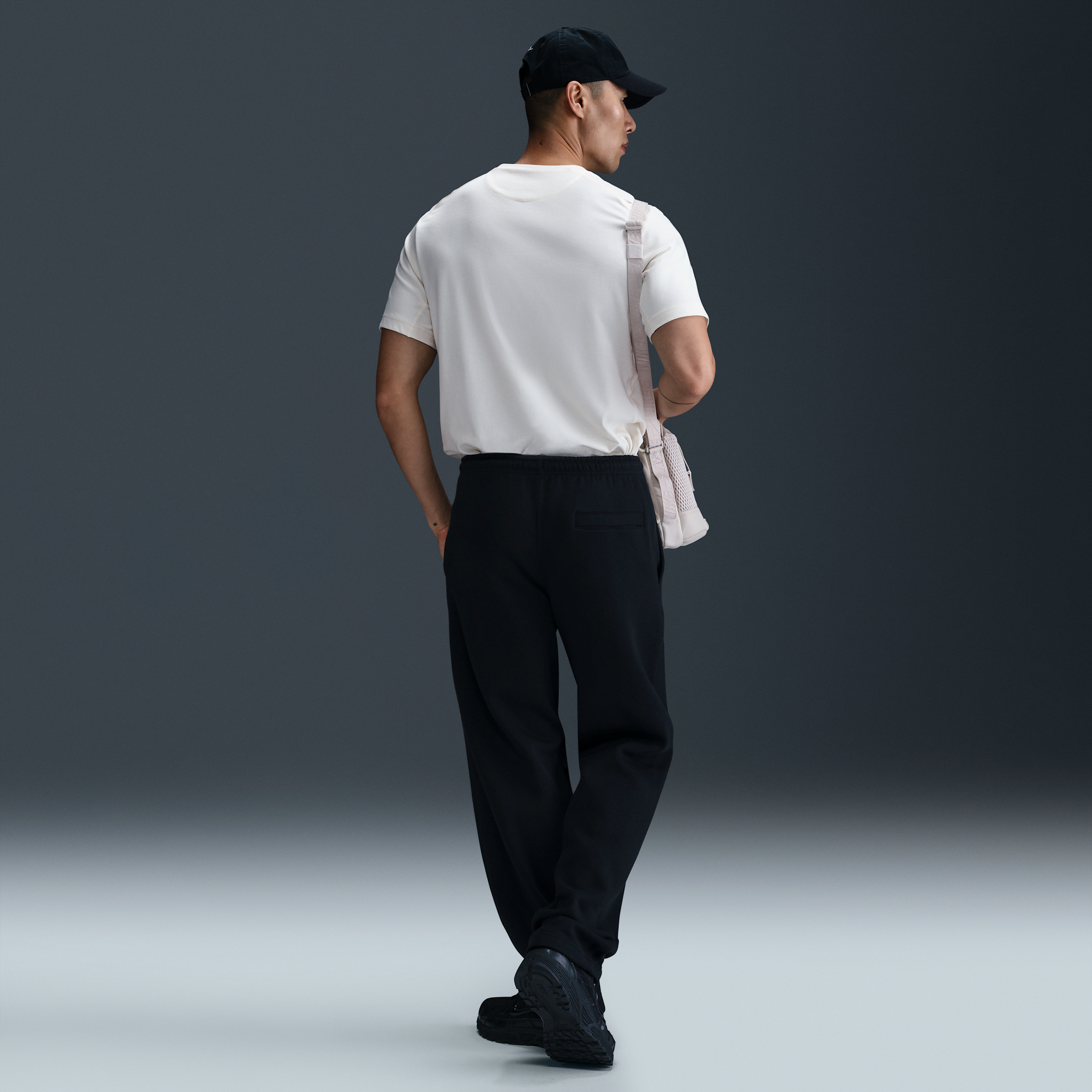 Pantalon en Fleece à ourlet ouvert Nike Club pour homme - Noir