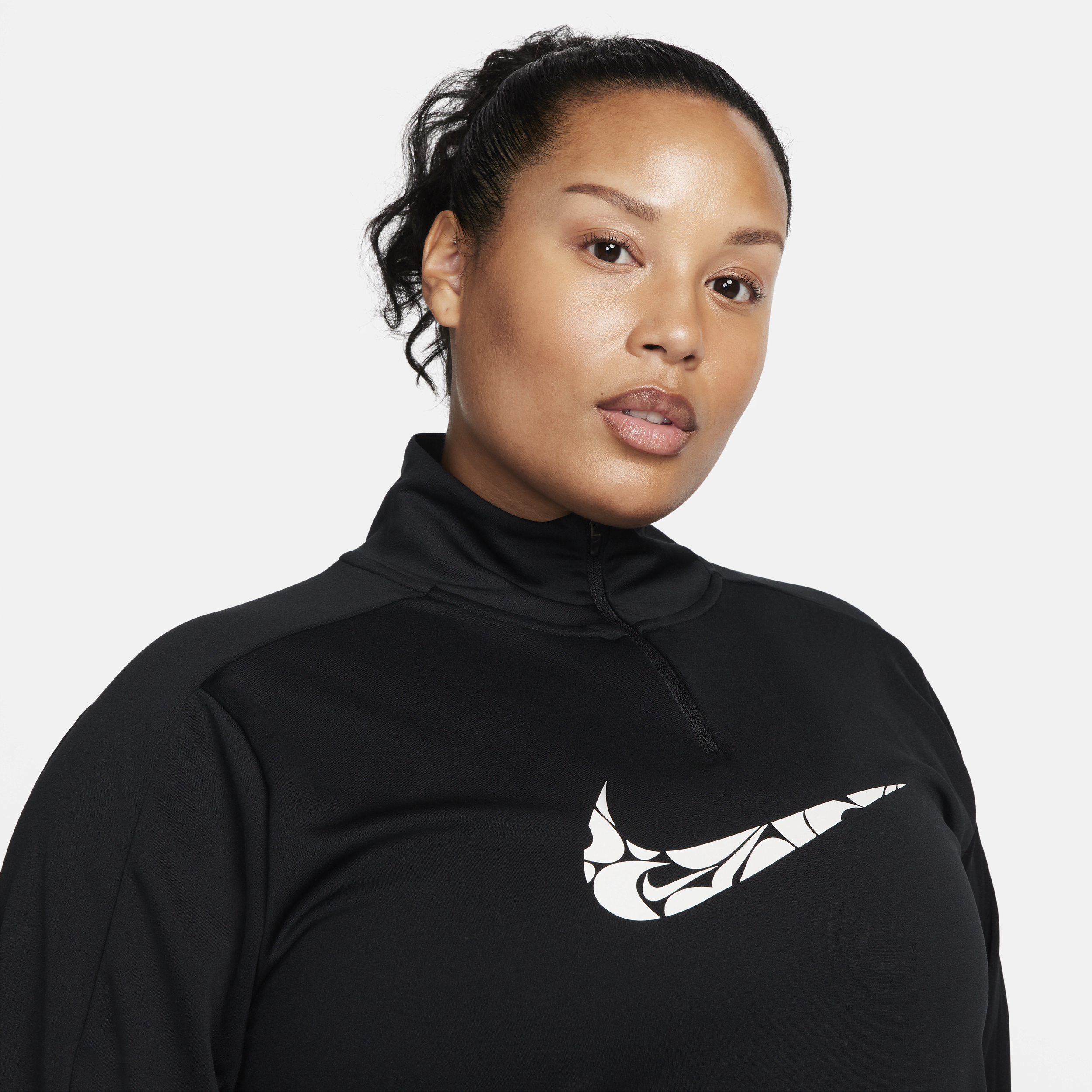 Nike Swoosh Dri-FIT tussenlaag met korte rits voor dames (Plus Size) Zwart