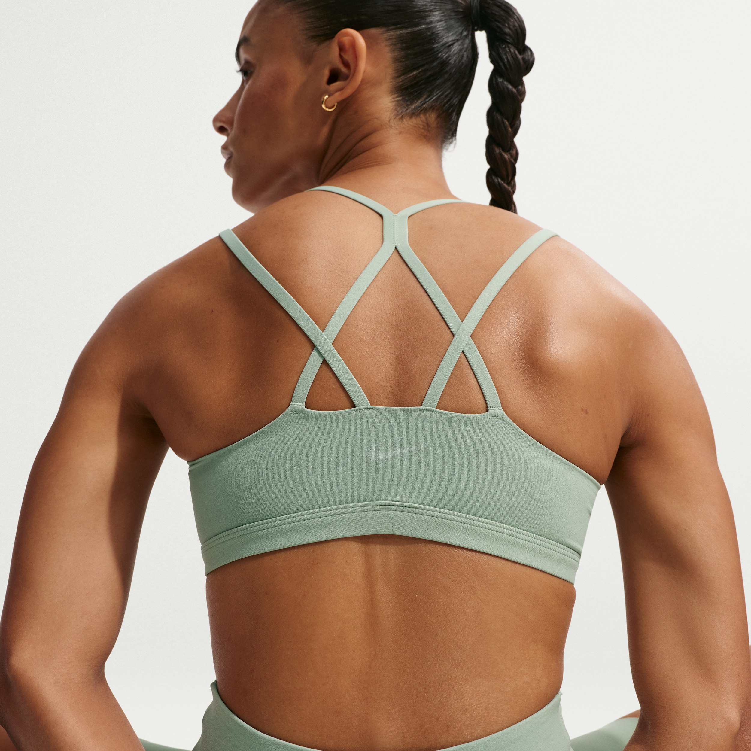 Nike Zenvy Strappy-sports-bh med let støtte og indlæg til kvinder - grøn