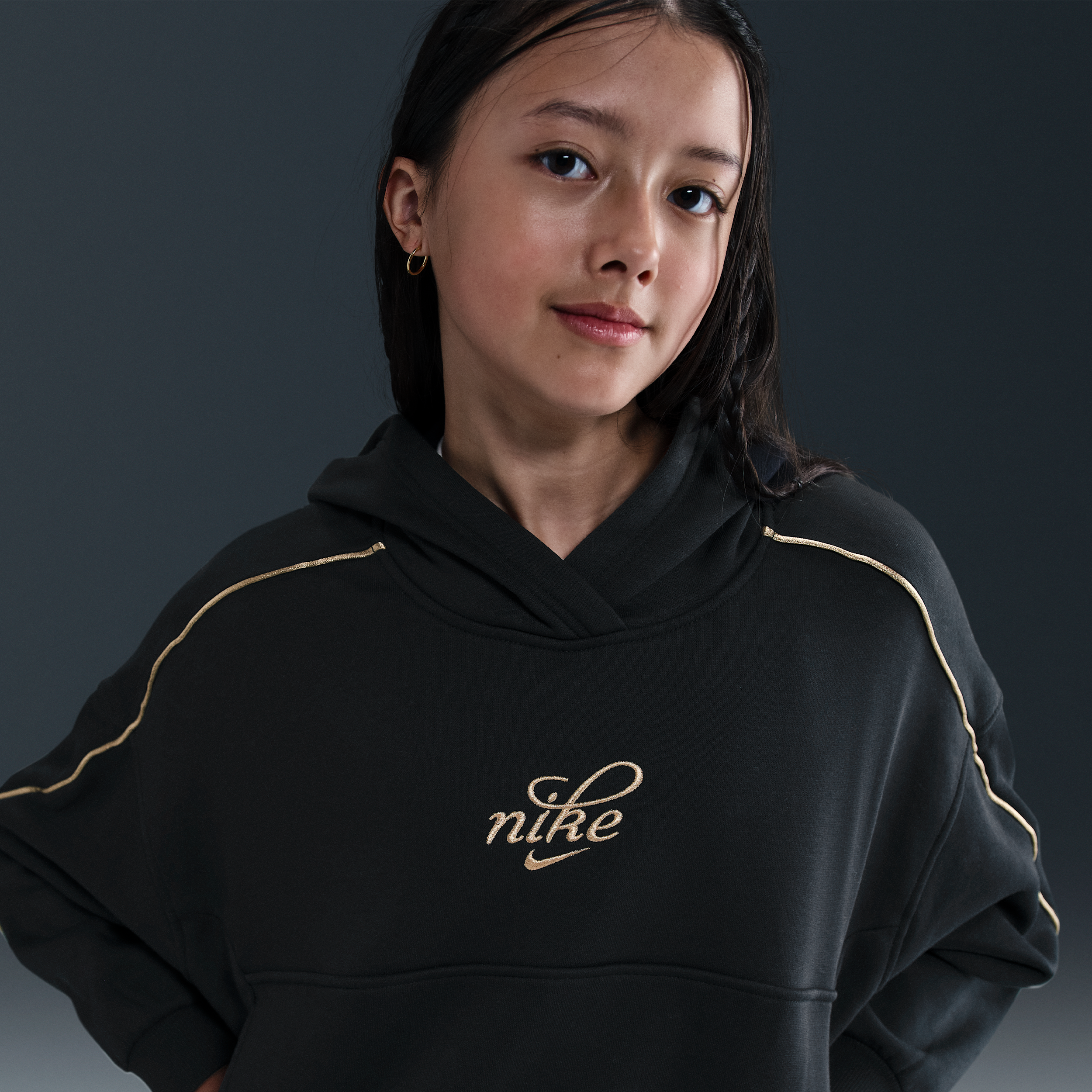 Nike Club Fleece Older Kids (Girls) Boxy Hoodie - Black - Cotton/Polyester