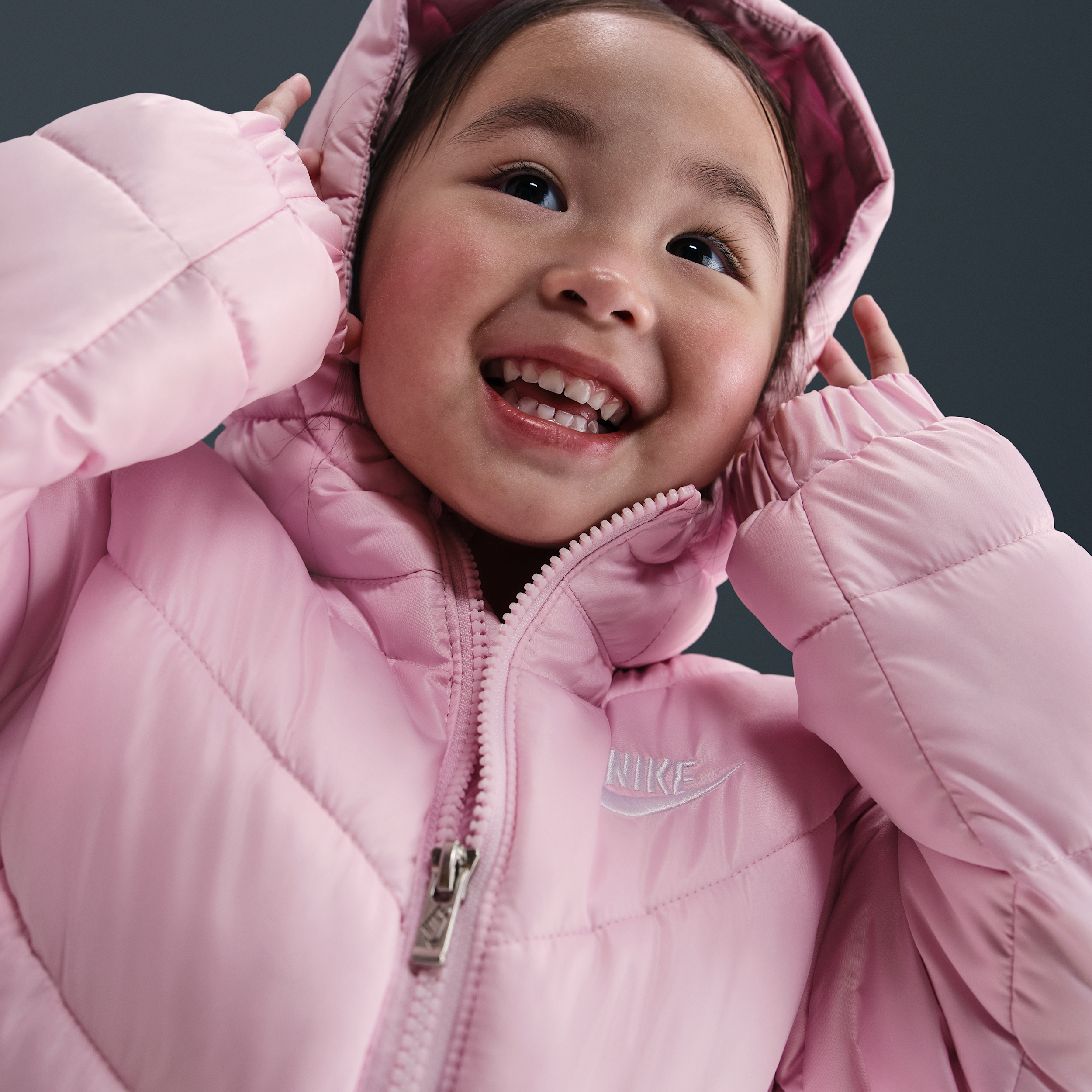 Thumbnail - Nike "All Day Play" Puffer-Jacke (Kleinkinder) - Pink