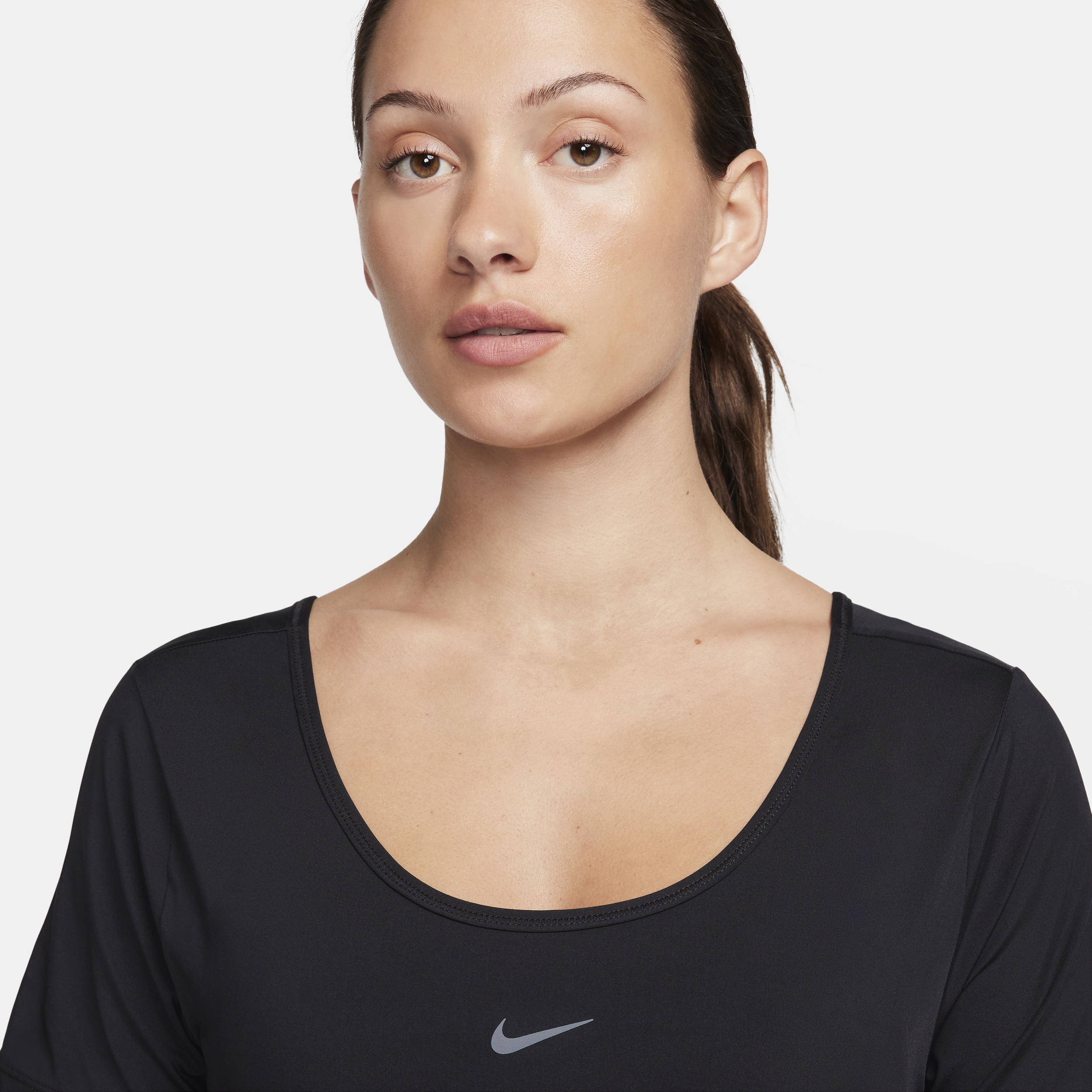 Nike One Classic Dri-FIT gedraaide croptop met korte mouwen voor dames Zwart