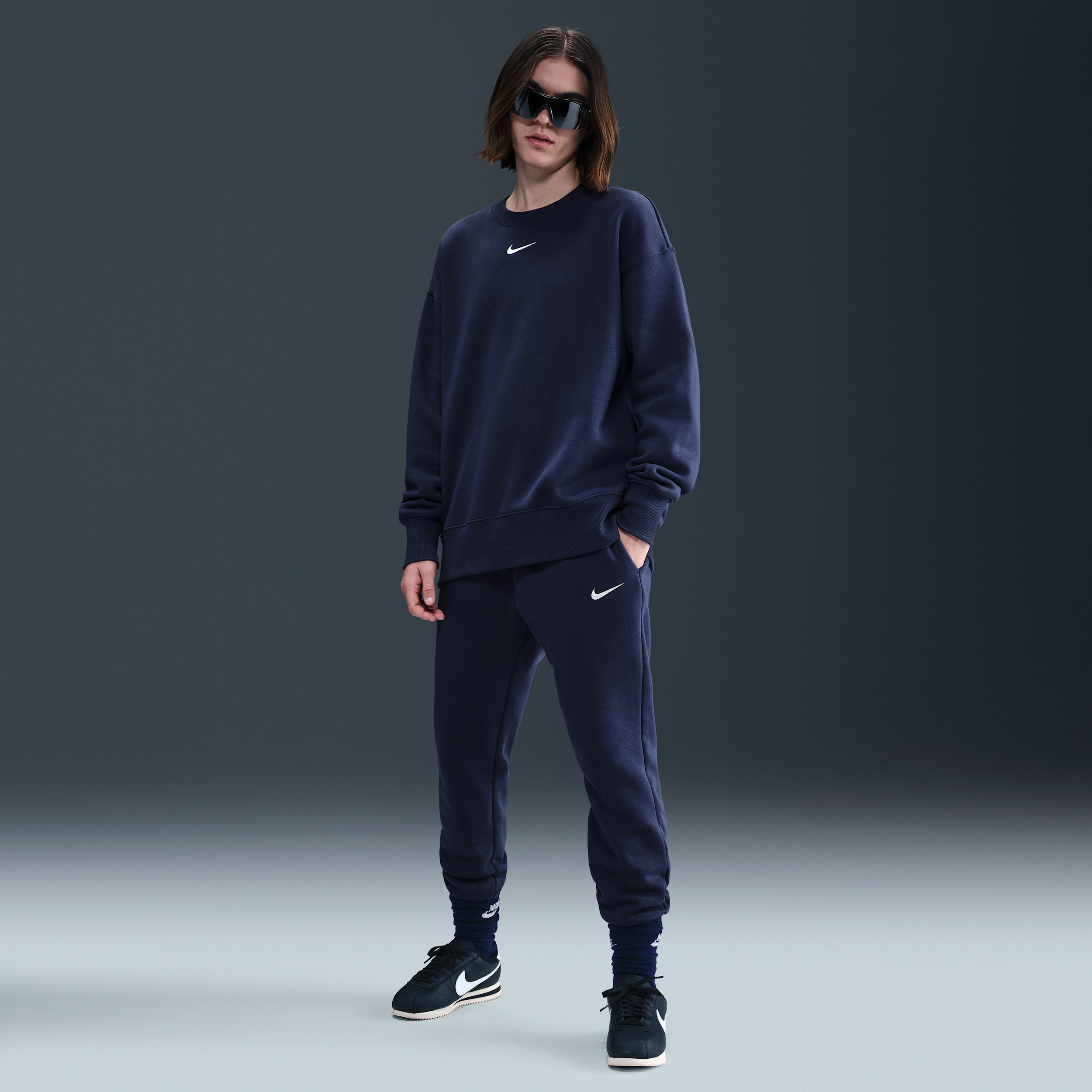 Thumbnail - Nike Sportswear Phoenix Fleece Damen-Trainingshose mit mittelhohem Bund - Blau