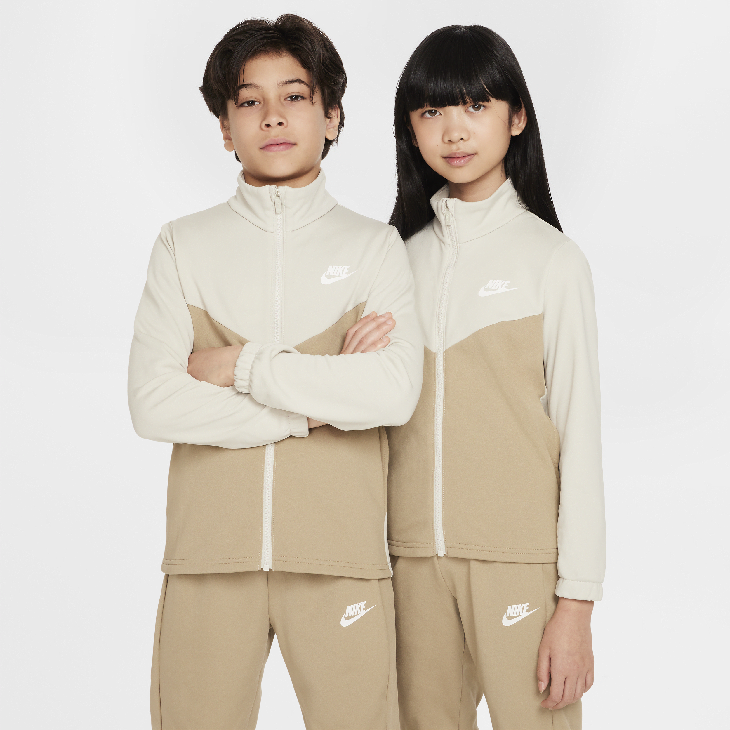 Thumbnail - Nike Sportswear Trainingsanzug für ältere Kinder - Grau
