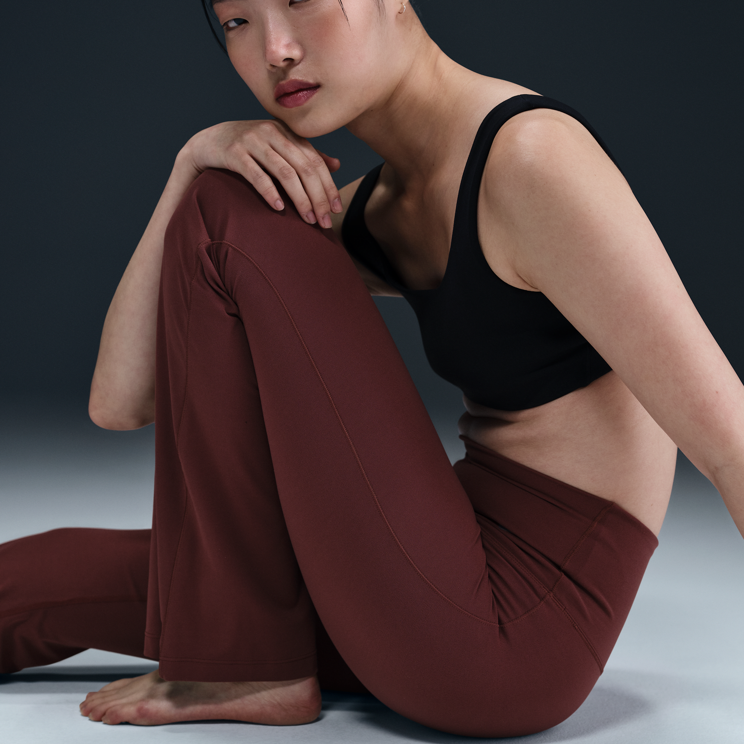 Legging évasé taille haute Nike Zenvy pour femme - Marron