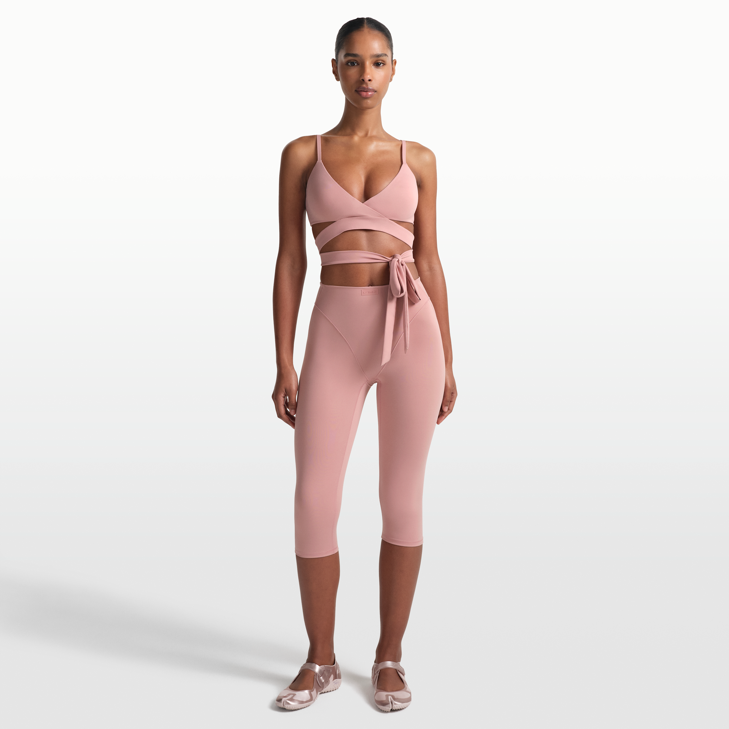 Thumbnail - NikeSKIMS Matte V-Panel 43 cm lange 3/4-Leggings (Damen) - Pink