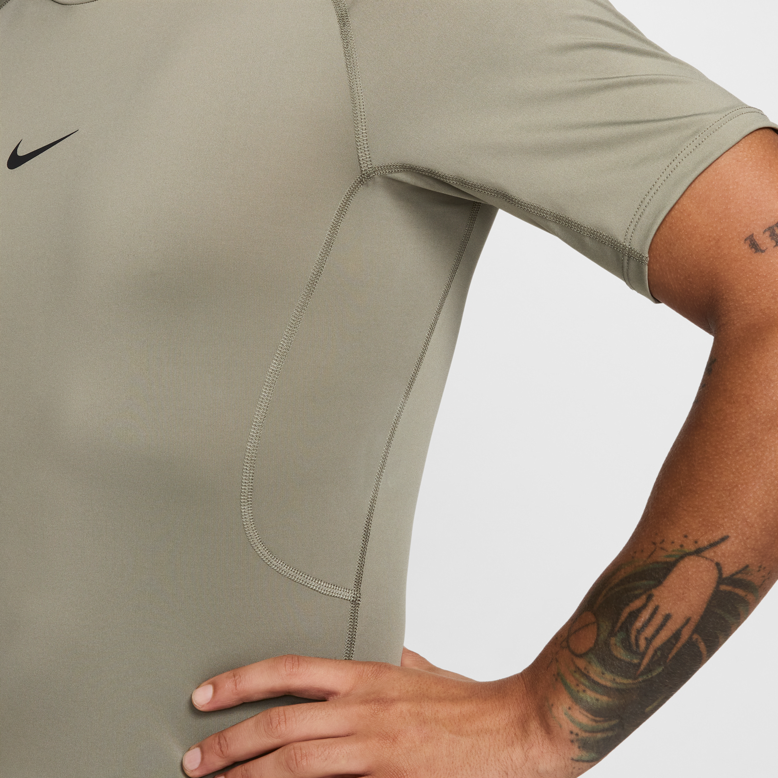 Haut de fitness ajusté à manches courtes Nike Pro Dri-FIT pour homme - Vert