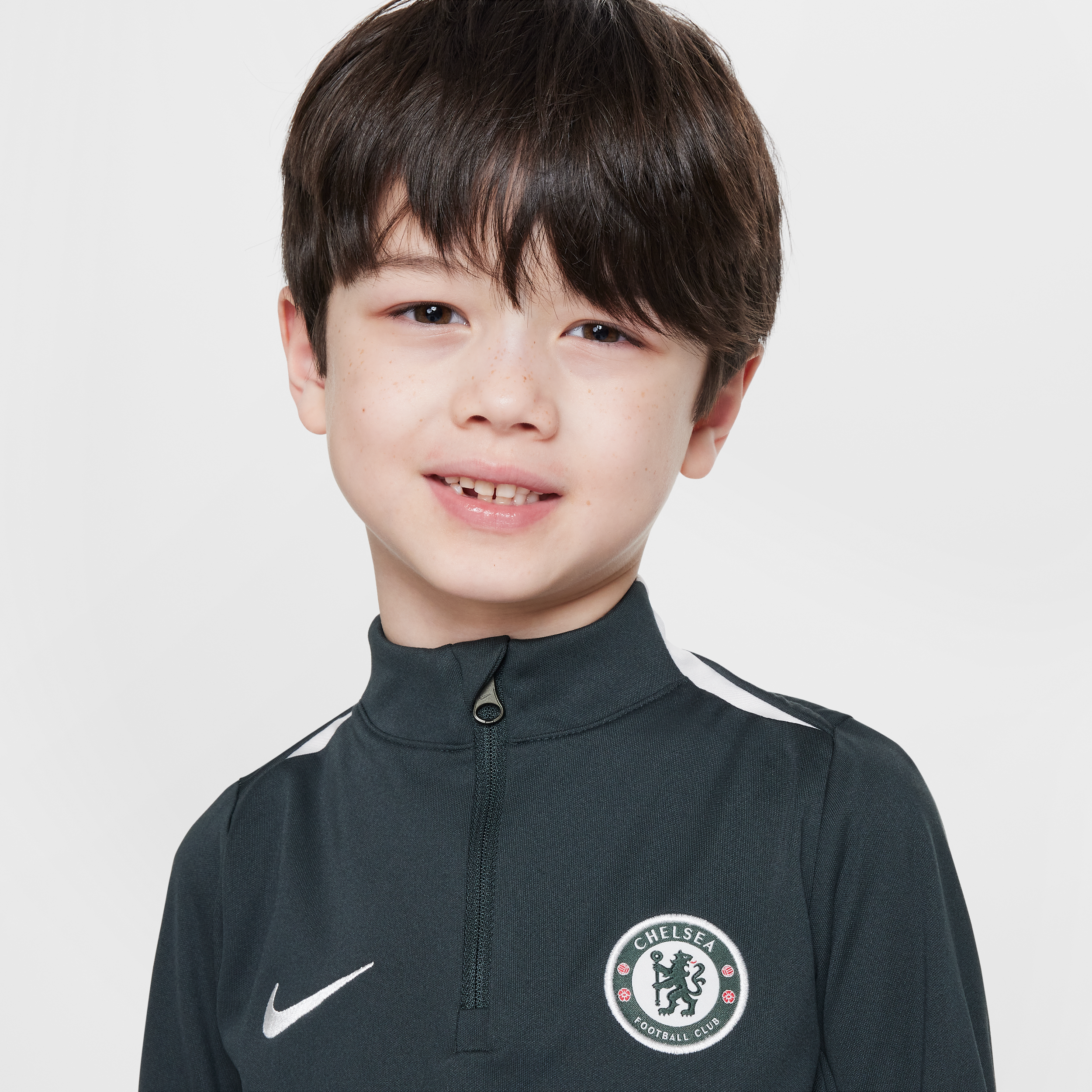 Thumbnail - FC Chelsea Academy Pro Nike Dri-FIT Fußball-Trainingsoberteil (jüngere Kinder) - Grün