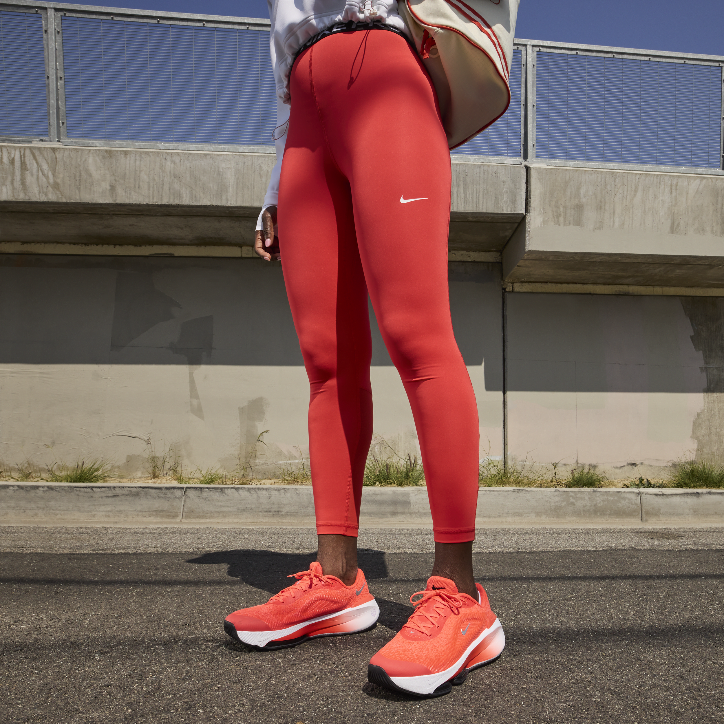 Chaussure d’entraînement Nike Versair pour femme - Rouge