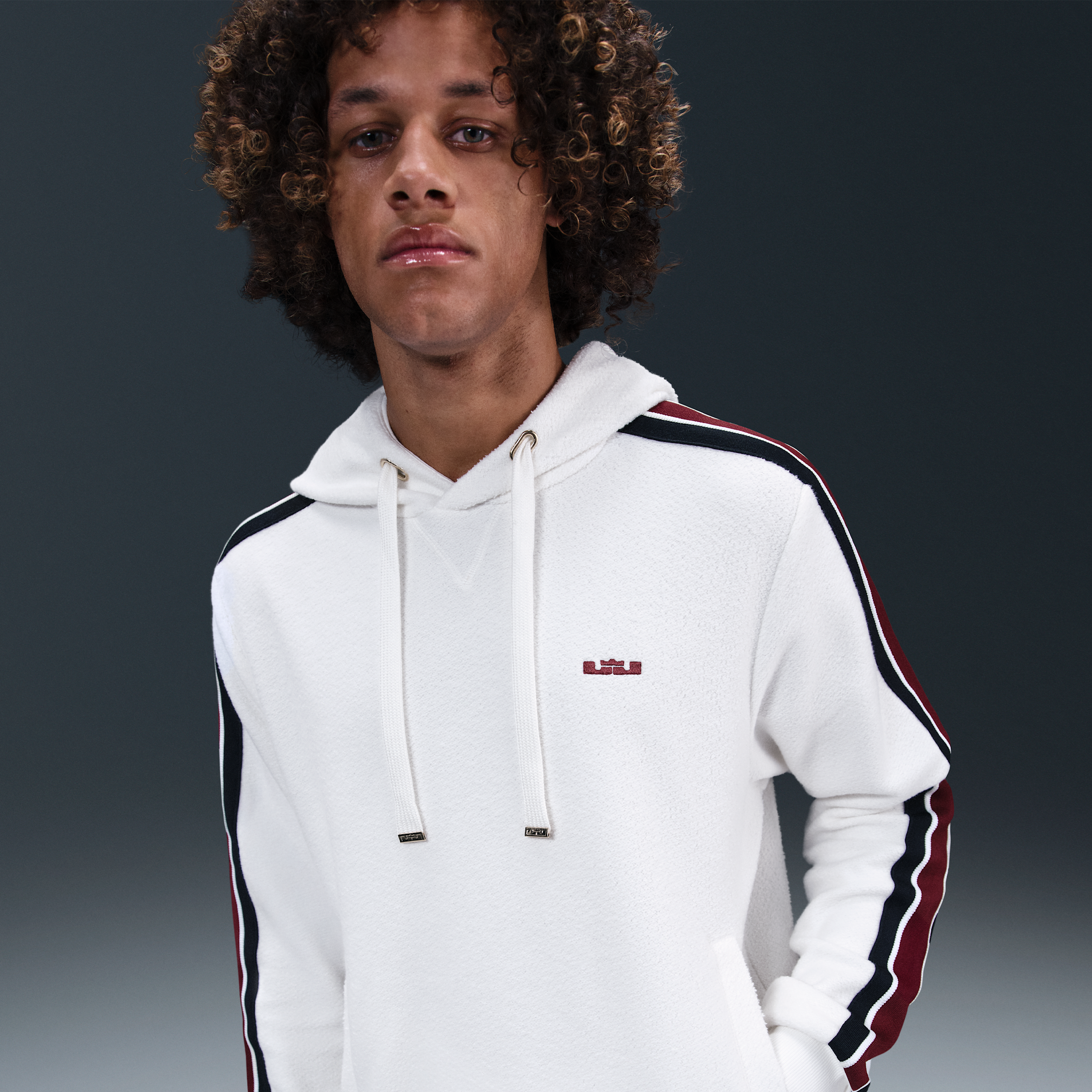 Thumbnail - LeBron Standard Issue Therma-FIT Basketball-Hoodie (Herren) - Weiß
