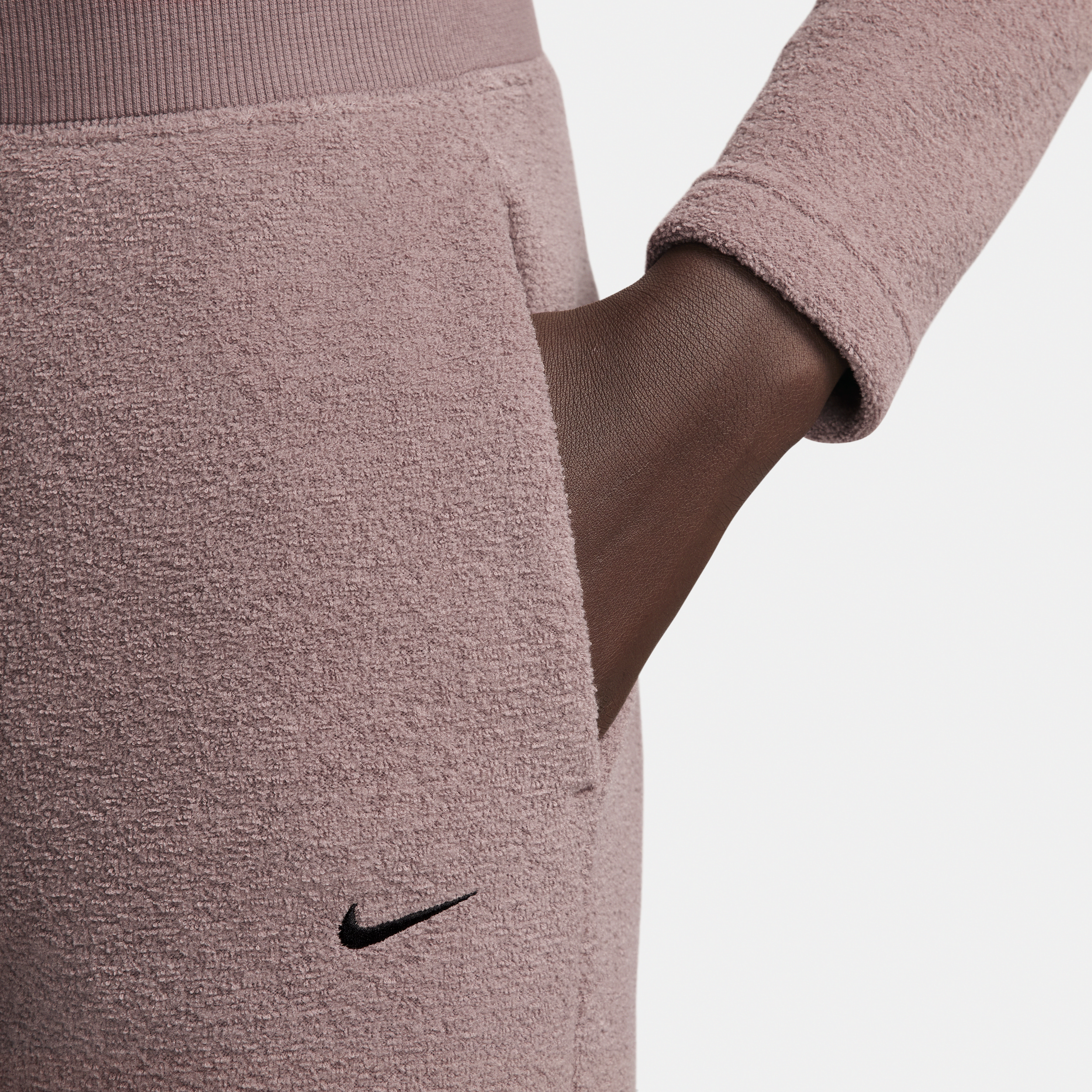 Nike Sportswear Phoenix Plush knusse fleecebroek met hoge taille en wijde pijpen voor dames Paars