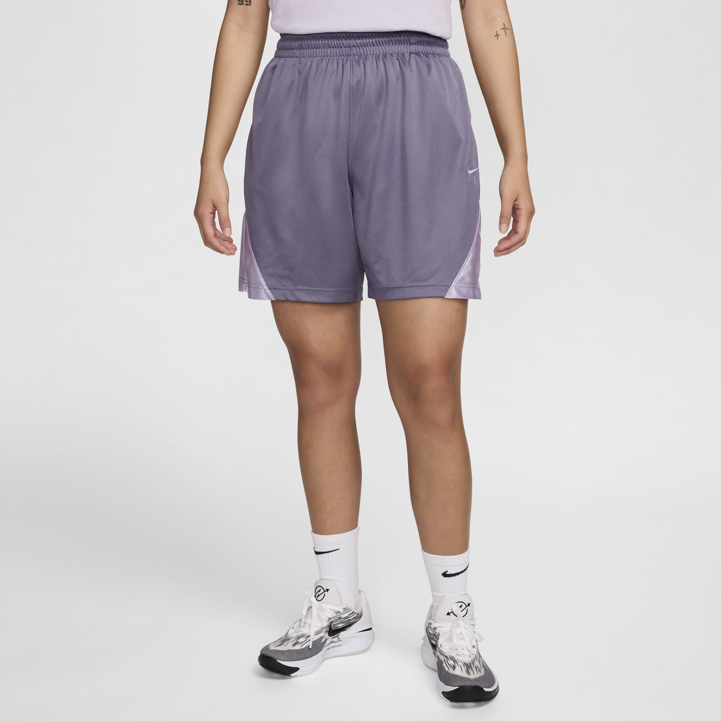 Nike Dri-FIT ISoFly Basketbalshorts voor dames Paars