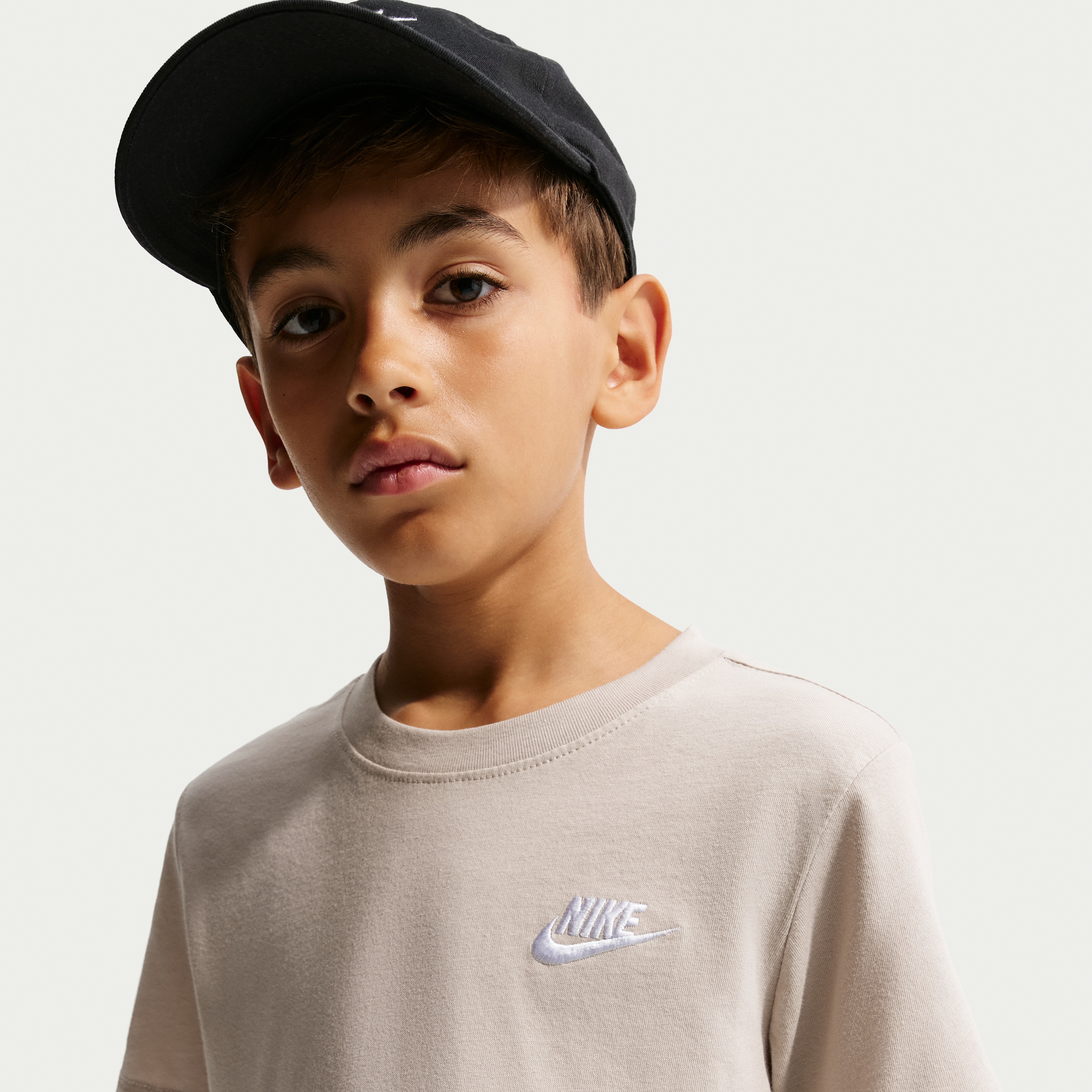 Thumbnail - Nike T-Shirt für ältere Kinder - Braun