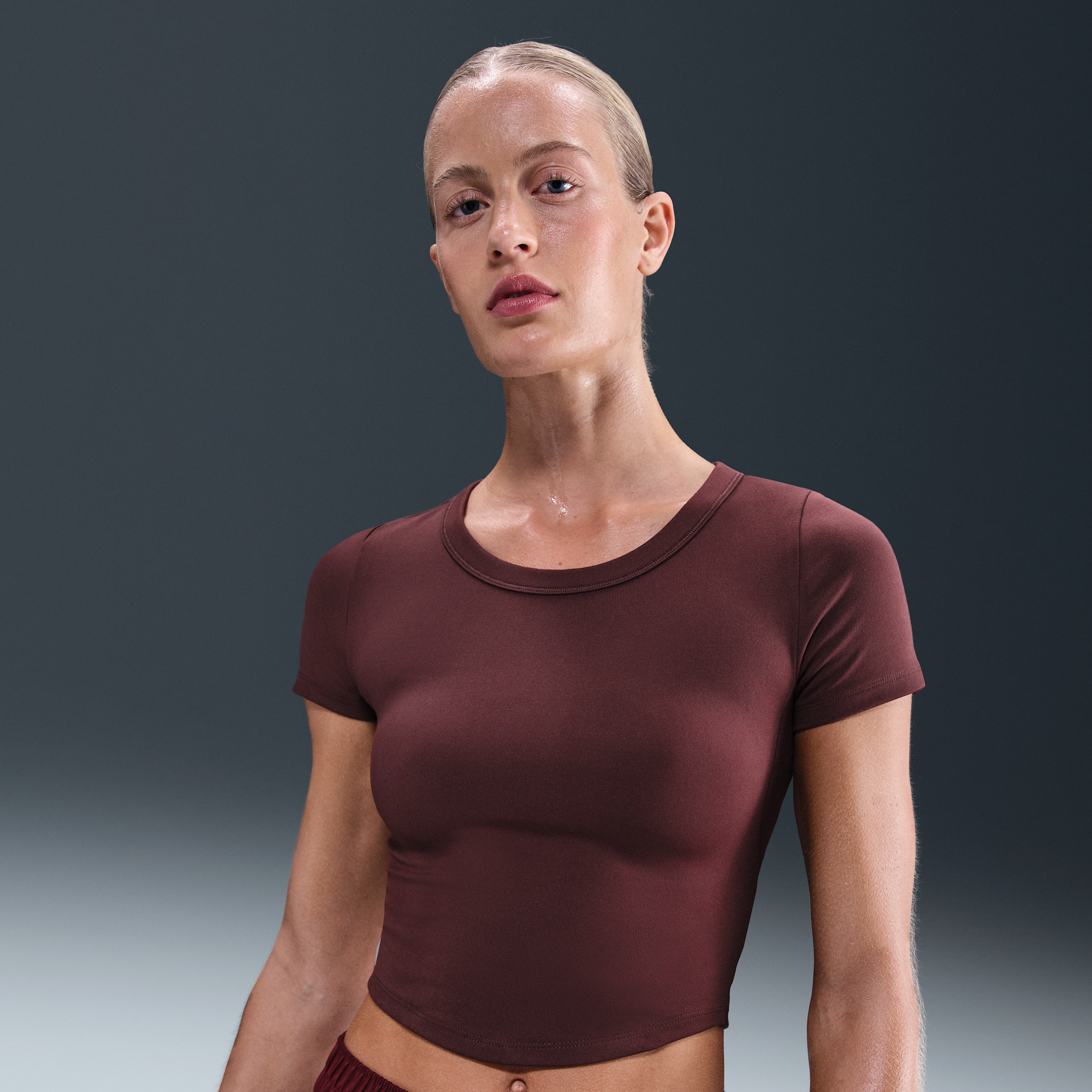 Thumbnail - Nike One Fitted Dri-FIT Crop Top mit kurzen Ärmeln für Damen - Rot