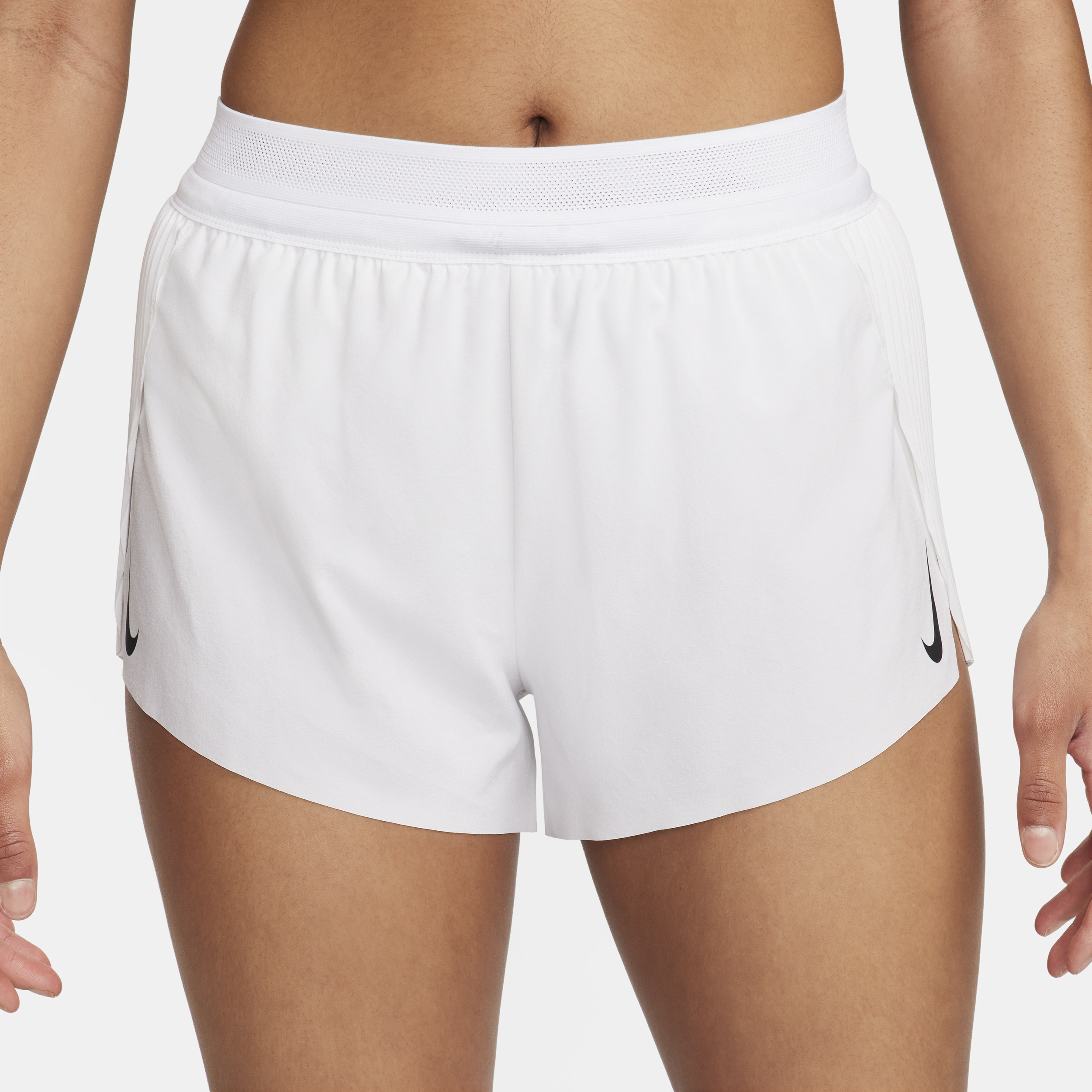 Nike AeroSwift Dri-FIT ADV halfhoge hardloopshorts met binnenbroekje voor dames (8 cm) Wit