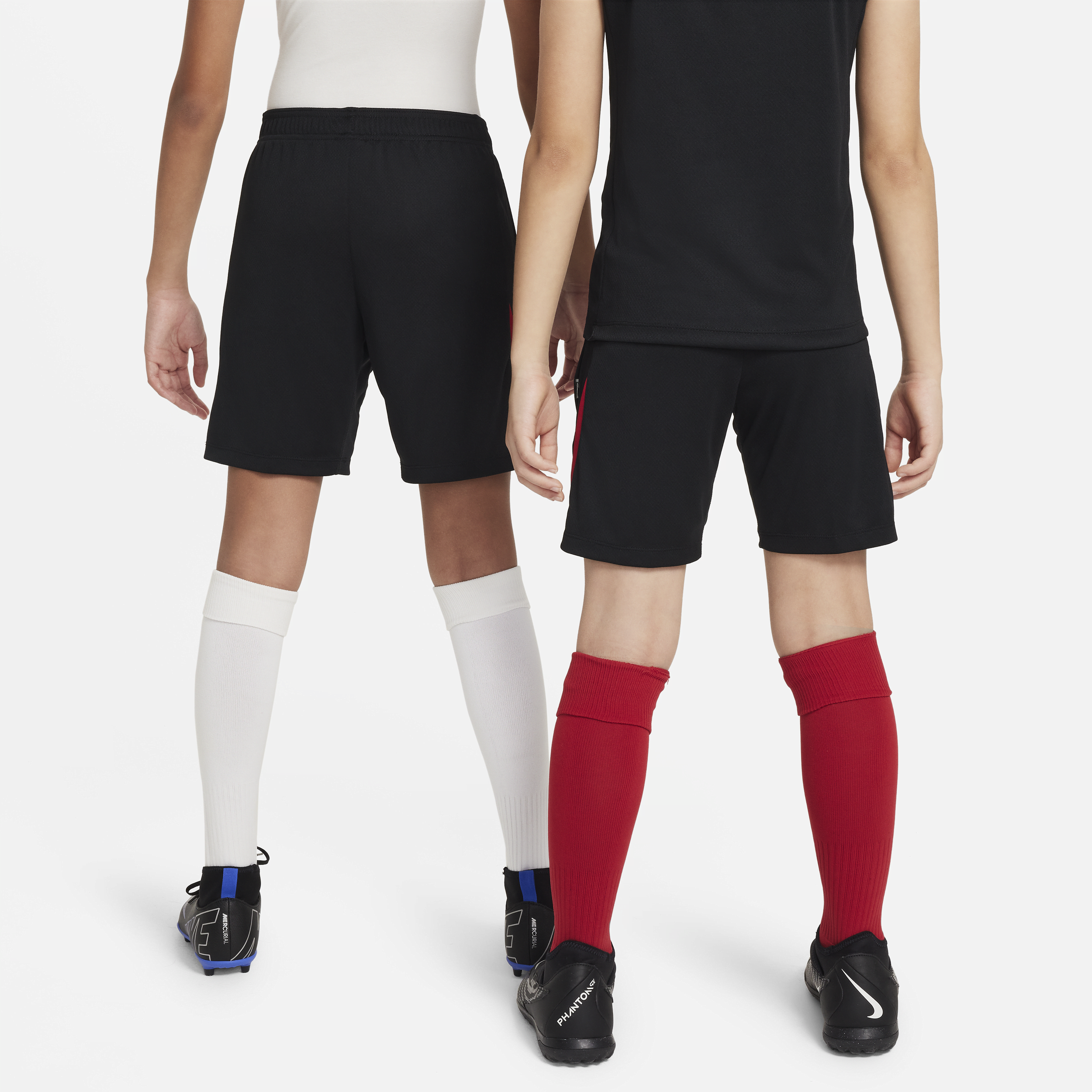Nike Liverpool FC Strike Dri-FIT knit voetbalshorts voor kids Zwart