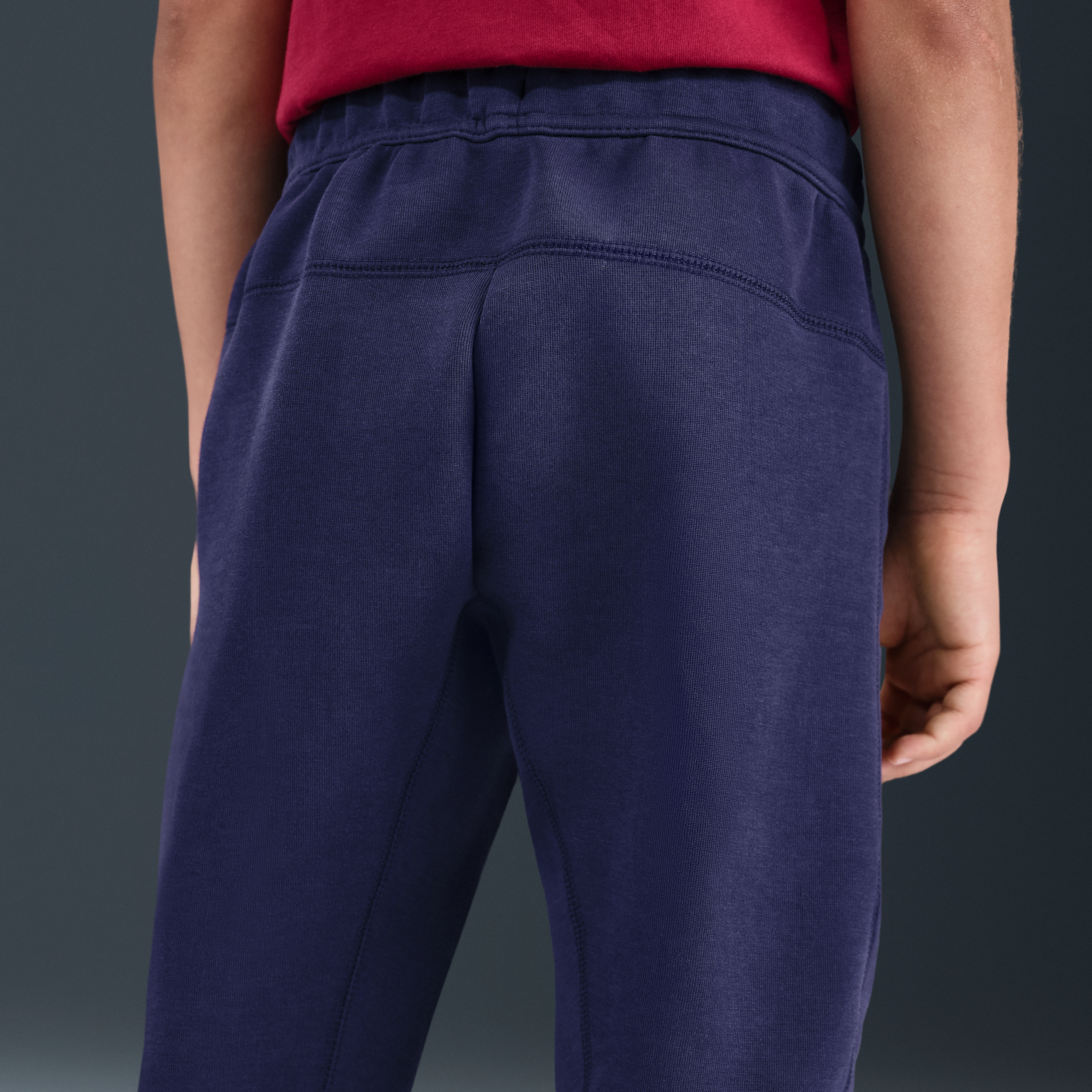 Thumbnail - FC Barcelona Tech Nike Fleece-Fußballhose (ältere Kinder, Jungen) - Lila