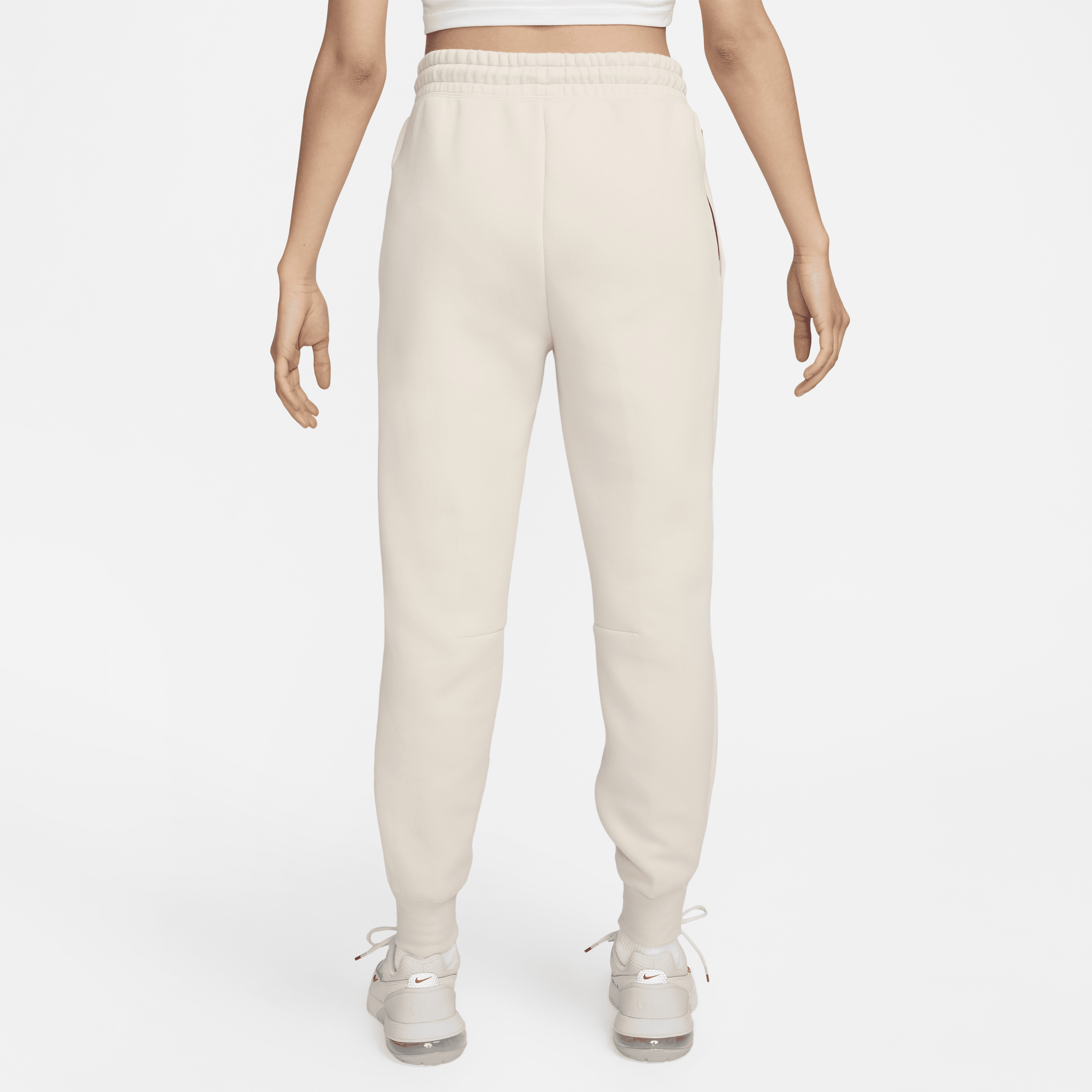 Nike Sportswear Tech Fleece joggingbroek met halfhoge taille voor dames Bruin