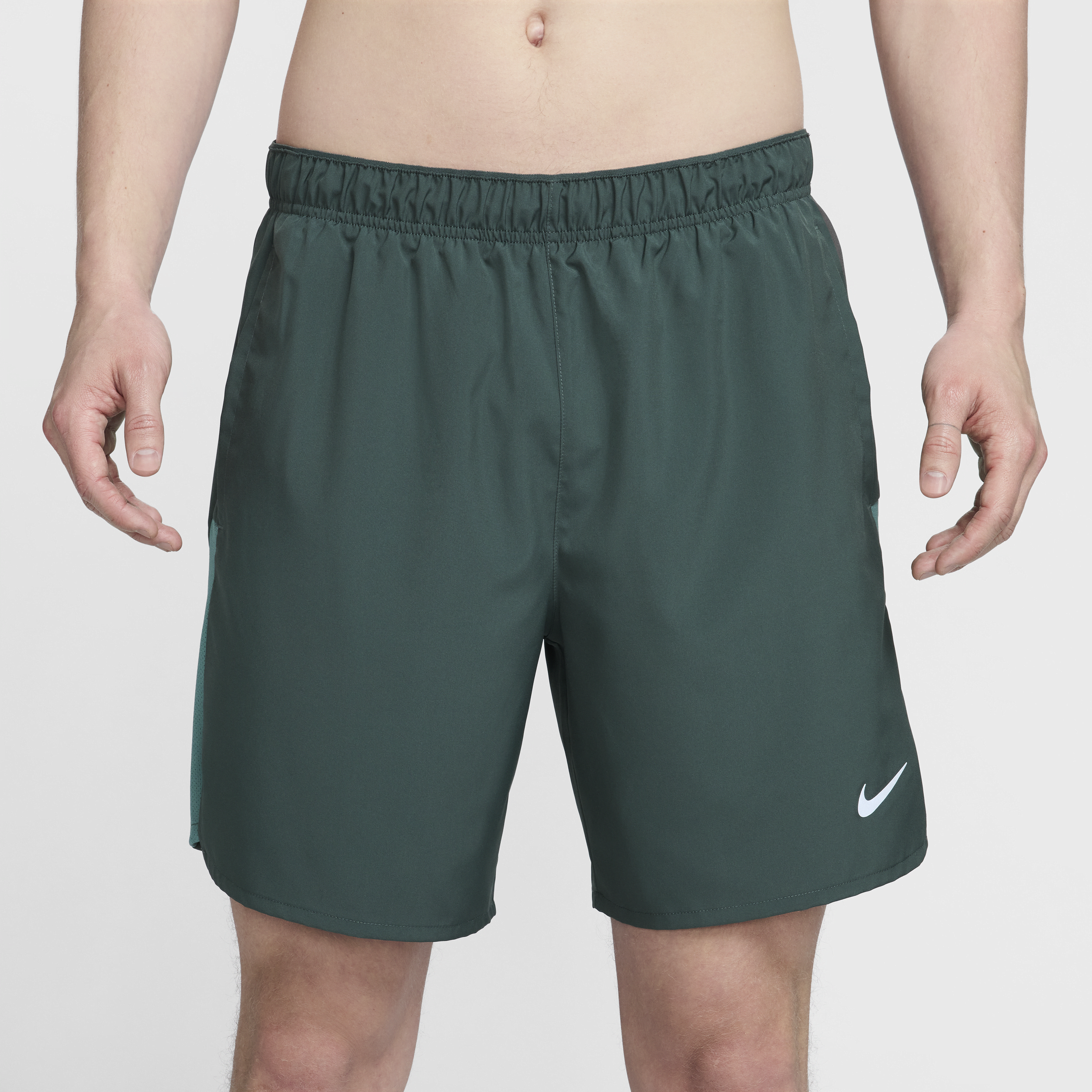 Nike Challenger Dri-FIT 2-in-1 hardloopshorts voor heren (18 cm) Groen