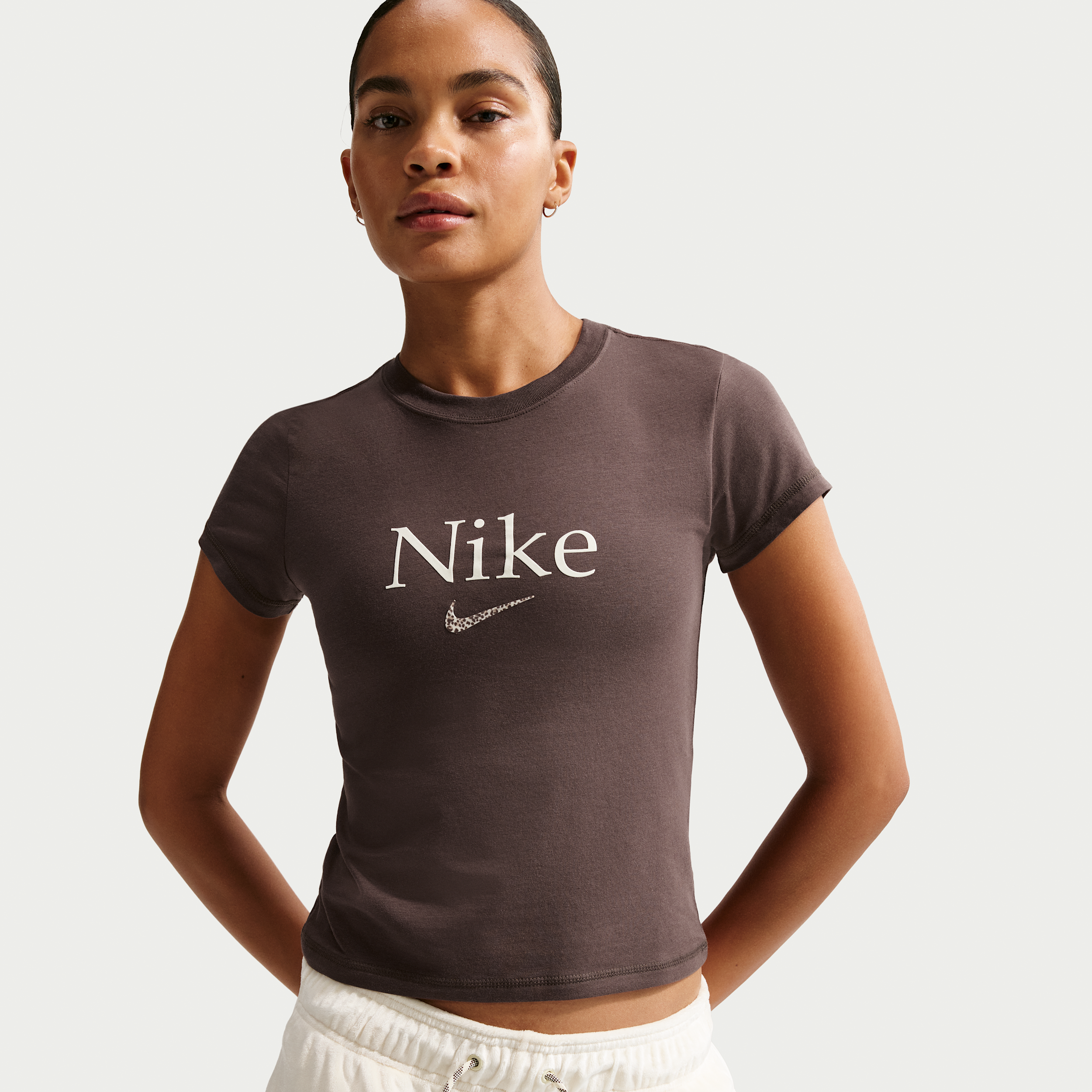 Thumbnail - Nike Kurz-T-Shirt für Damen - Braun