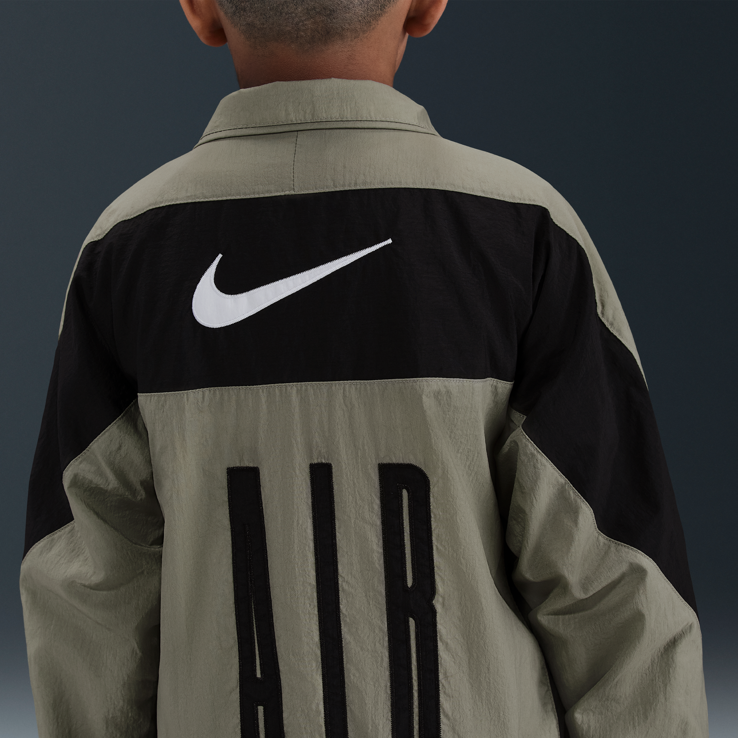 Thumbnail - Nike Air Track-Jacket aus Webstoff (ältere Kinder) - Grün