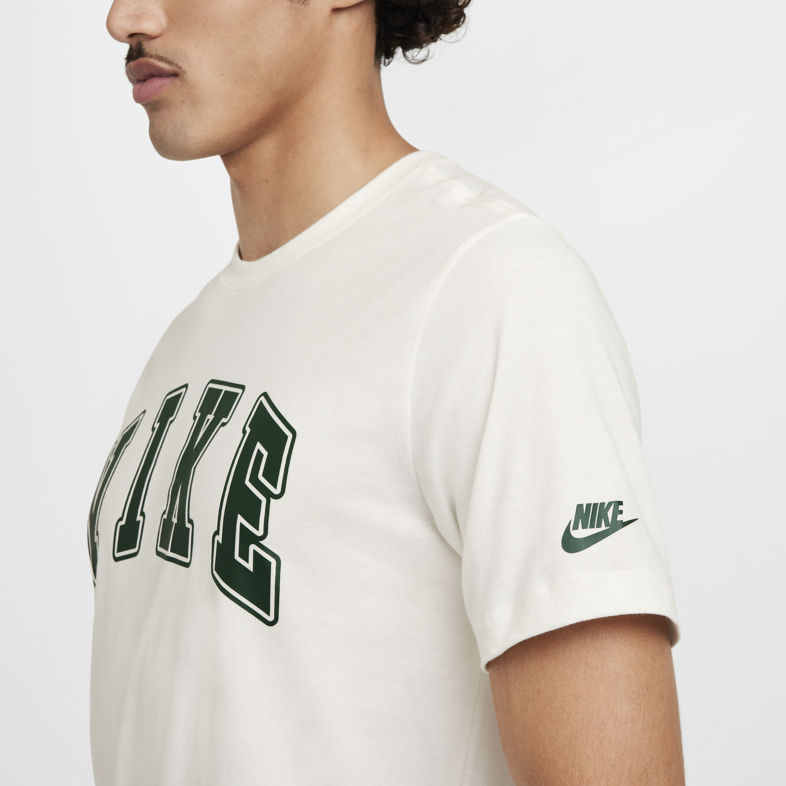 T-shirt Nike Sportswear Club pour Homme - Blanc