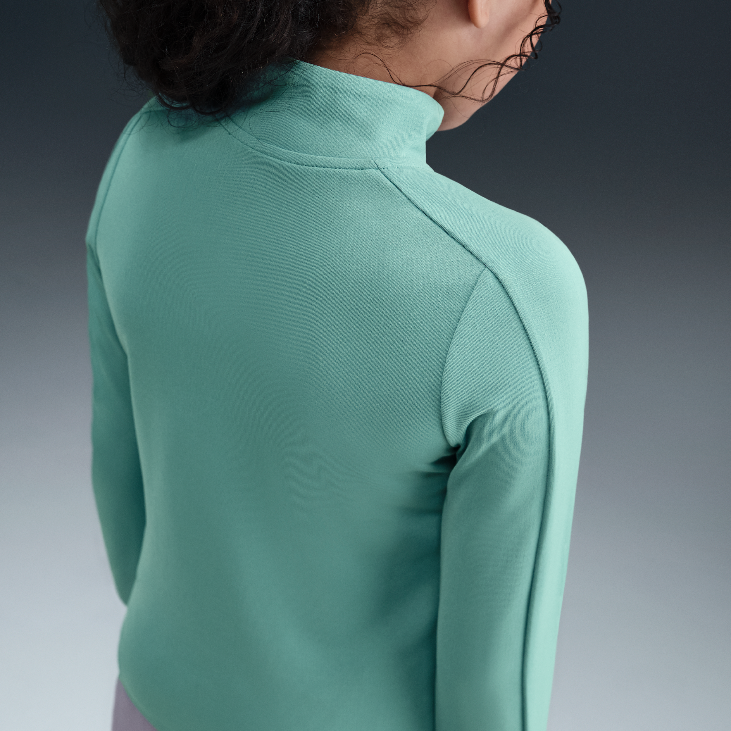 Thumbnail - Nike Dri-FIT Longsleeve mit Viertelreißverschluss (Mädchen) - Grün