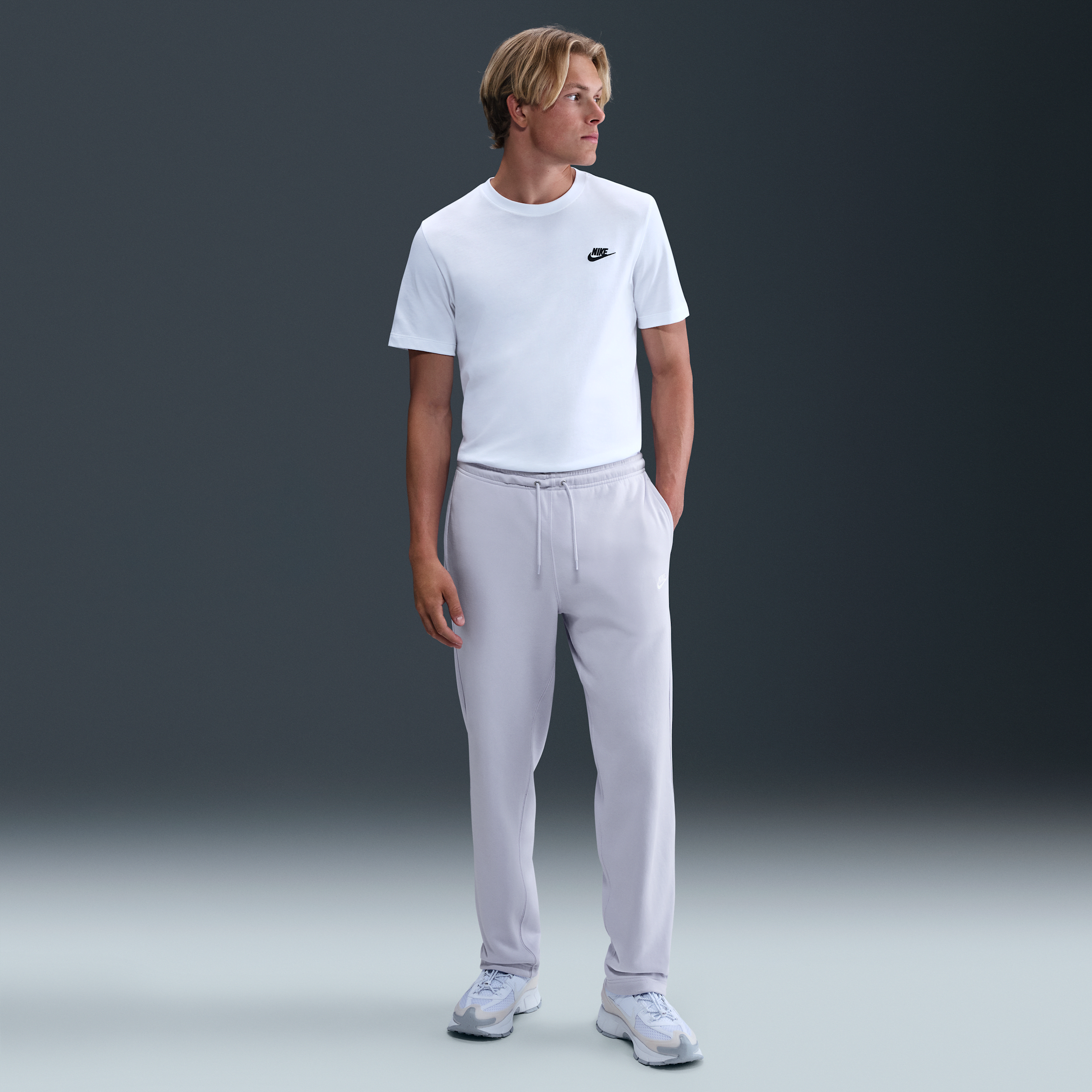 Thumbnail - Nike Club French-Terry-Hose mit offenem Saum (Herren) - Grau