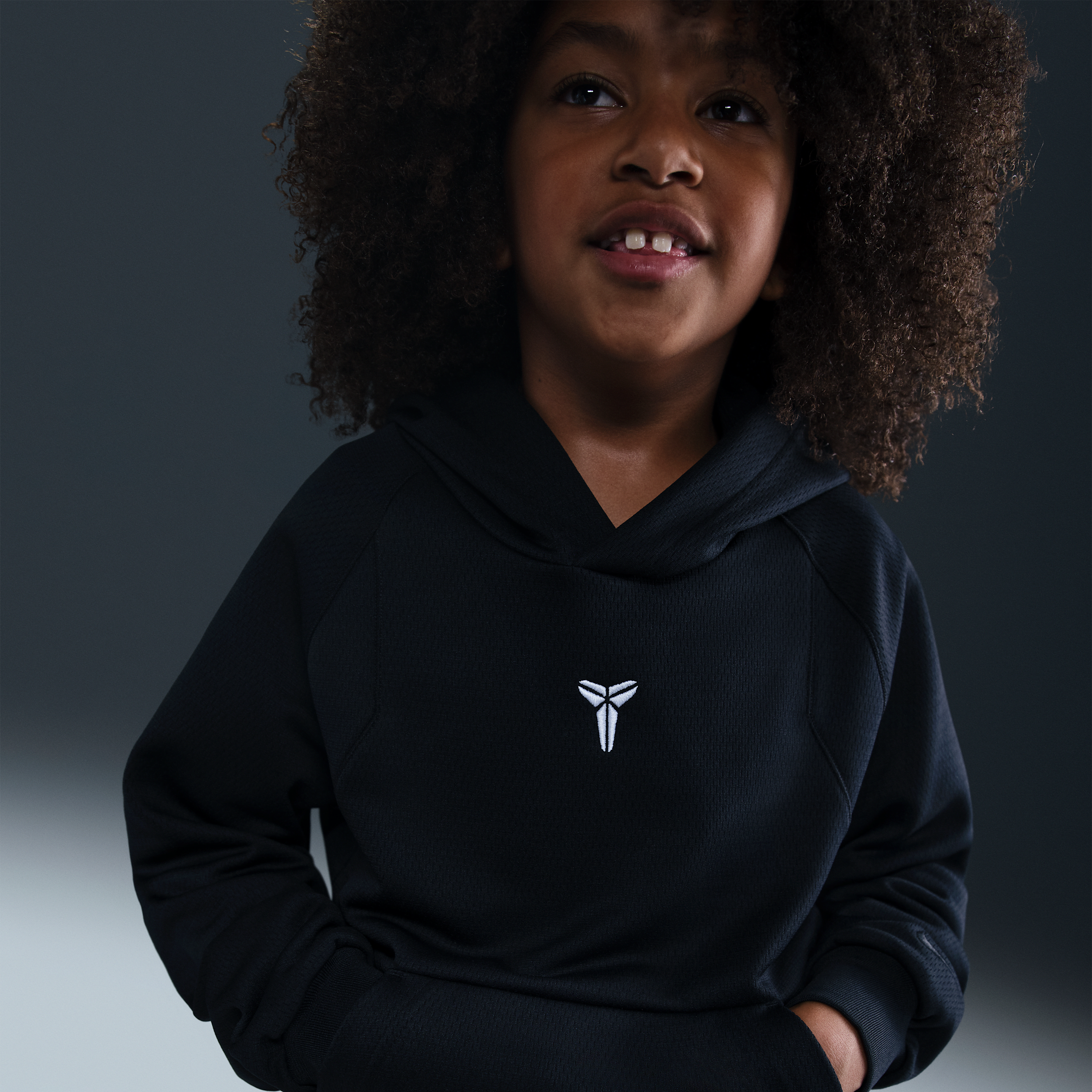 Nike Kobe Older Kids Therma-FIT Pullover Hoodie - Black - Polyester - 50% Recycled Polyester