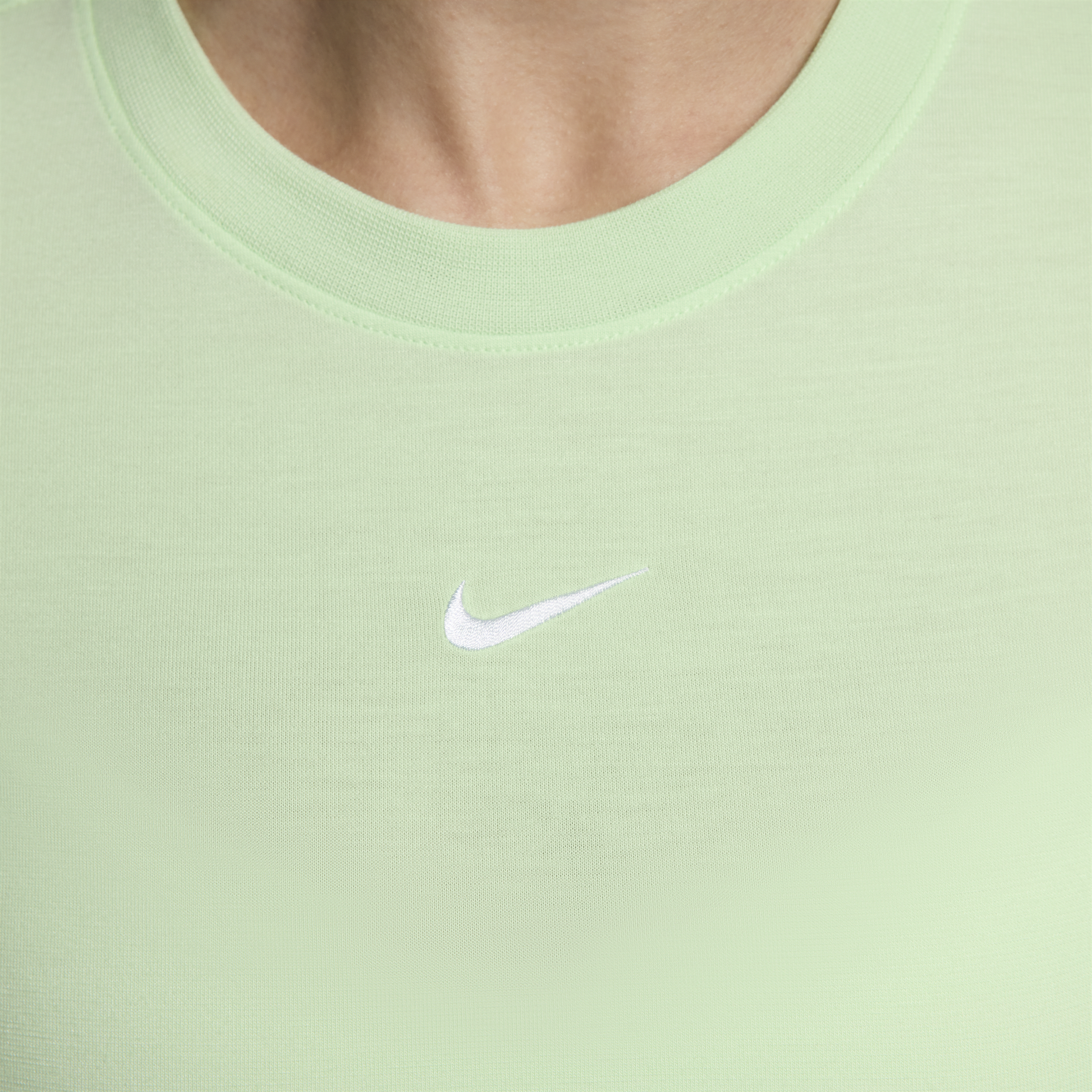 Nike Sportswear Essential aansluitend kort T-shirt voor dames Groen