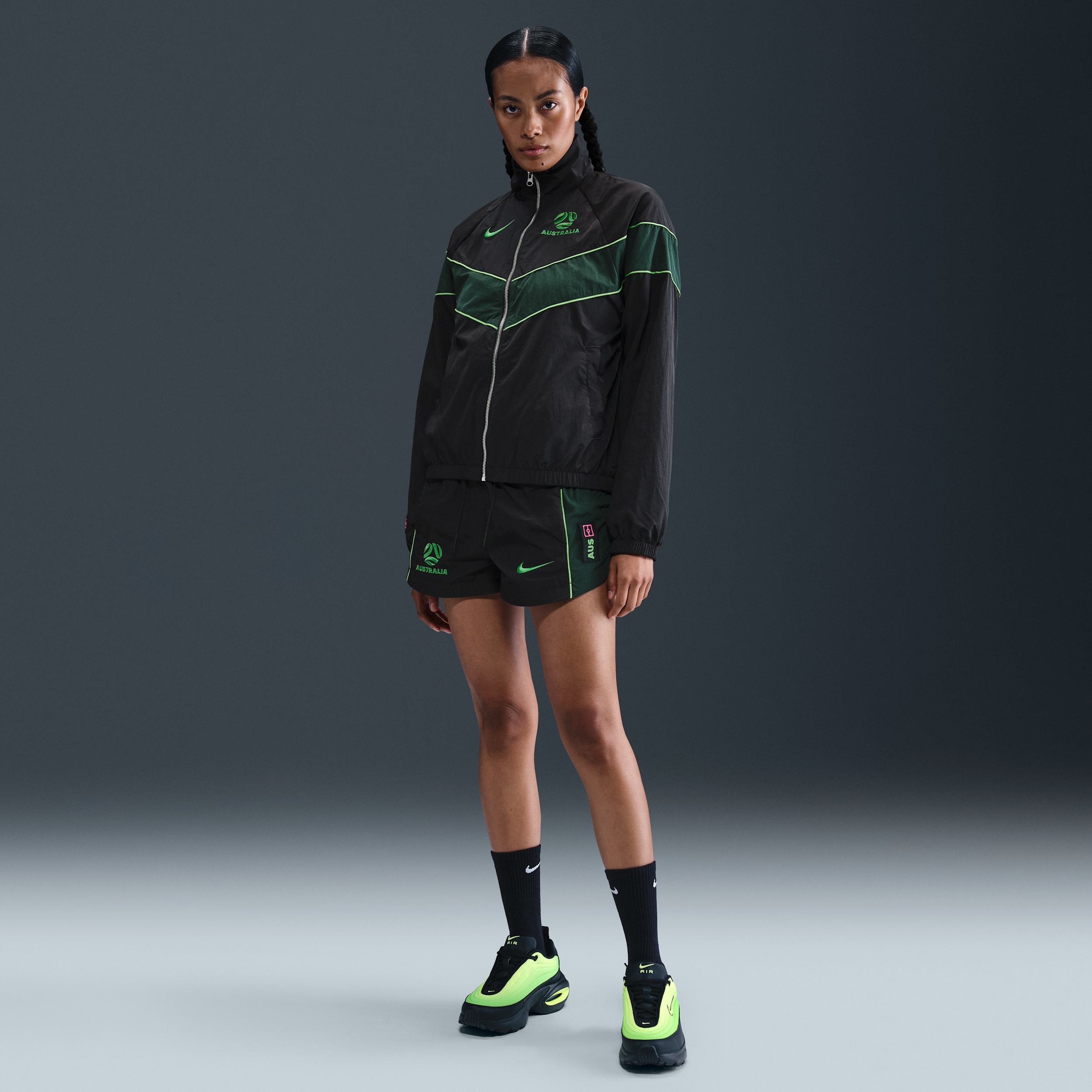 Australia Windrunner Women's Nike Football High-Waisted Woven Shorts - Green - Recycled Fibres Minimum