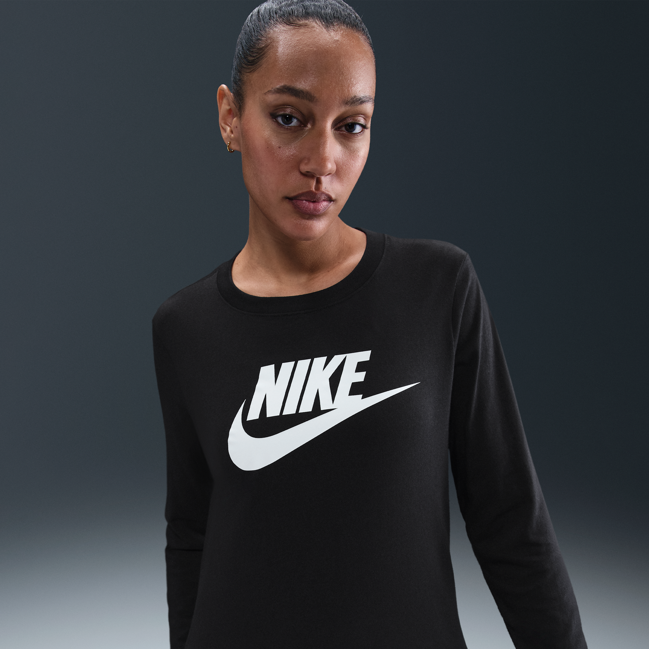 Nike Sportswear Club Essentials Women's Long-Sleeve Logo T-Shirt - Black