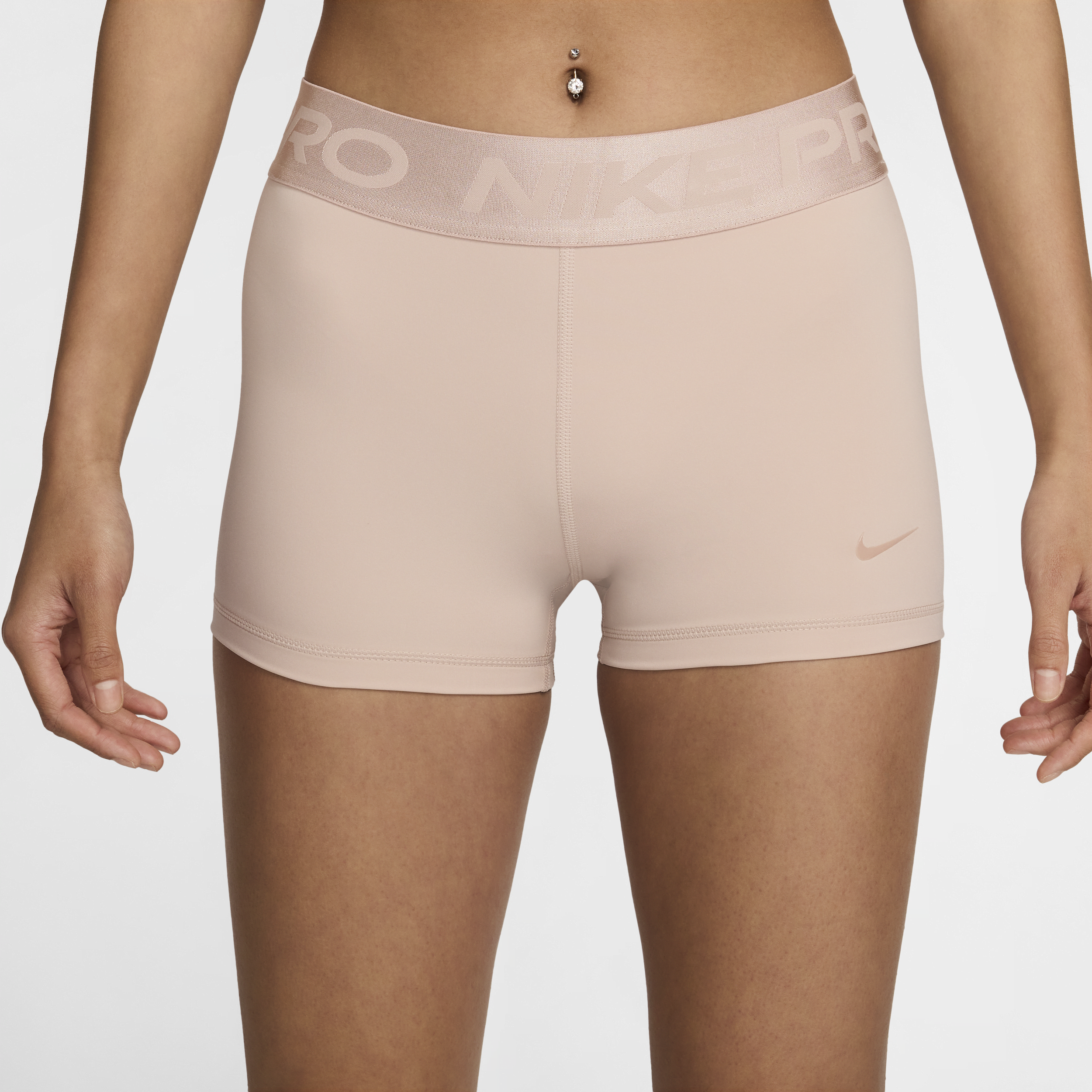 Nike Pro damesshorts met halfhoge taille (8 cm) Bruin