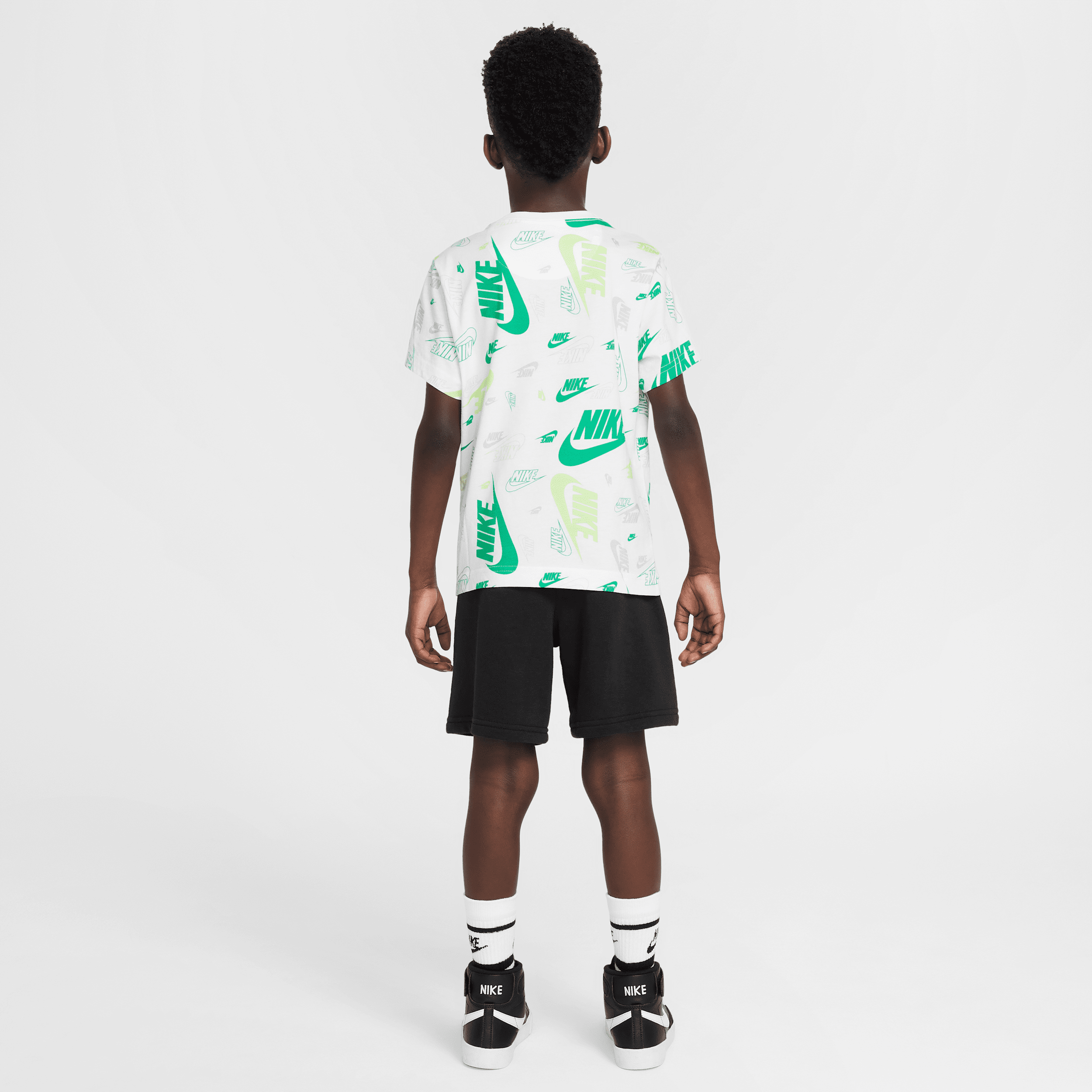 Thumbnail - Nike T-Shirt mit Print und leichten Shorts aus French Terry (jüngere Kinder) - Schwarz