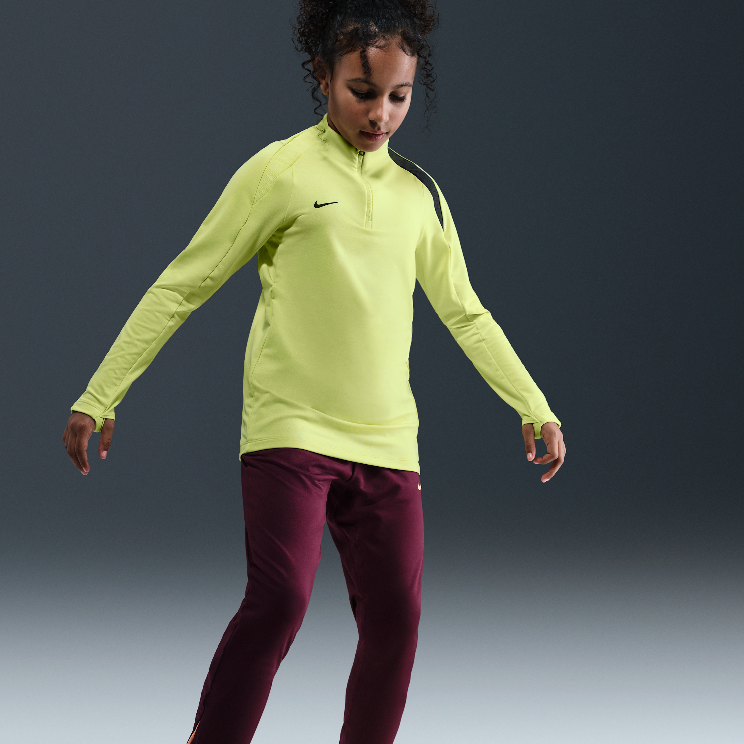 Thumbnail - Nike Dri-FIT Strike Fußball-Trainingsoberteil für ältere Kinder - Grün