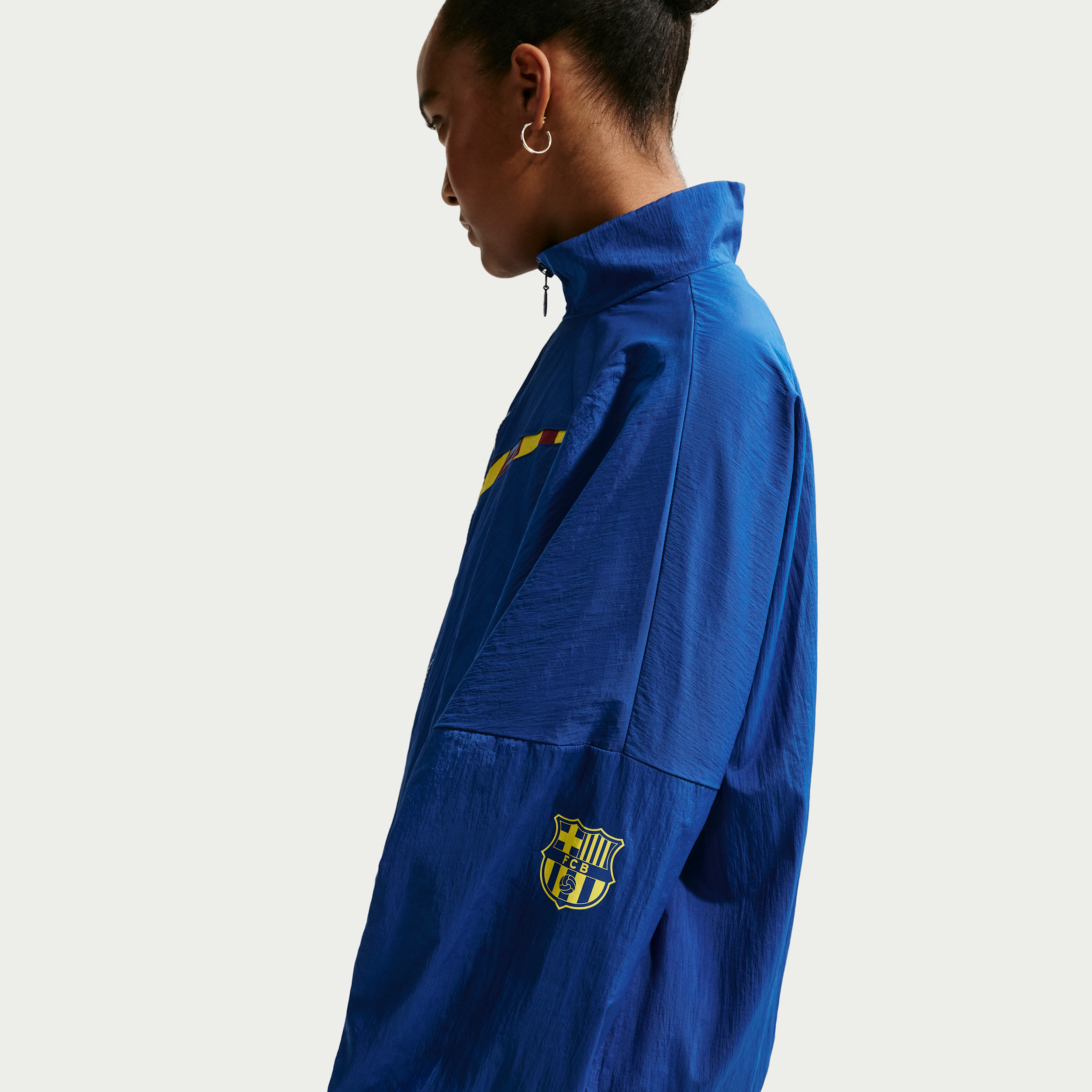 Thumbnail - FC Barcelona Essential Fourth Nike Football Jacke aus Webmaterial (Damen) - Blau