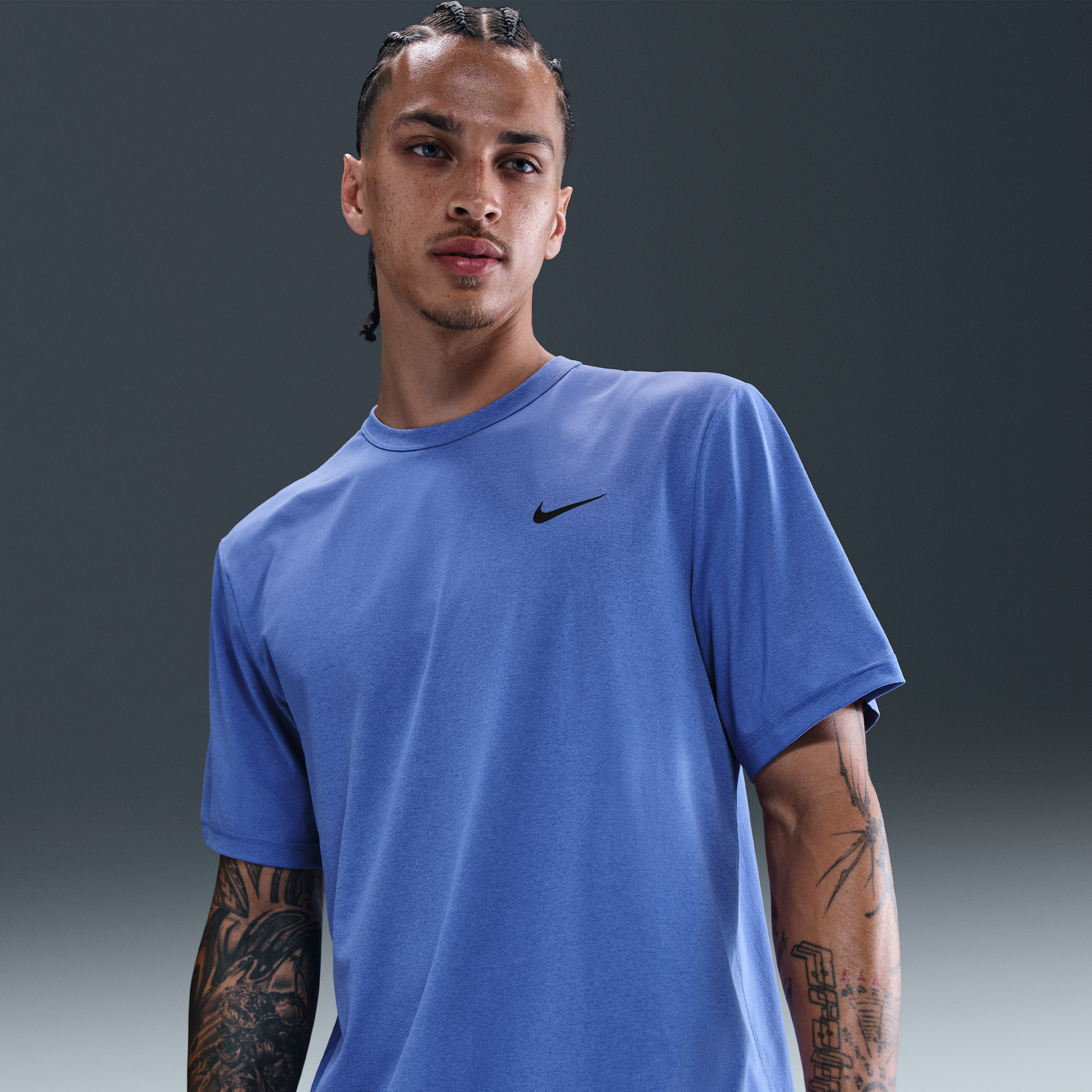 Thumbnail - Nike Hyverse vielseitiges Nike Dri-FIT UV Kurzarm-Oberteil für Herren - Blau