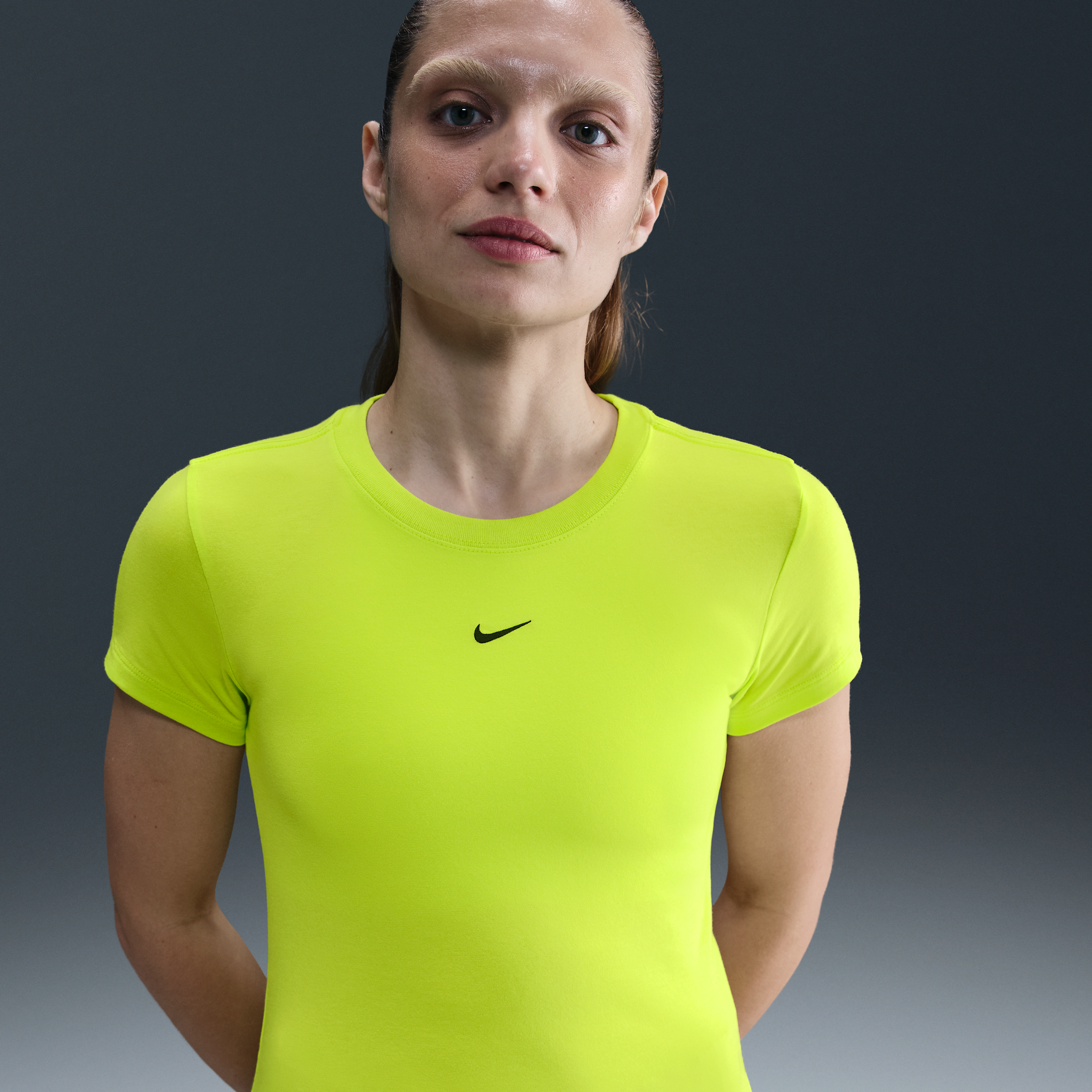 Thumbnail - Nike Chill Knit Damen-T-Shirt - Grün