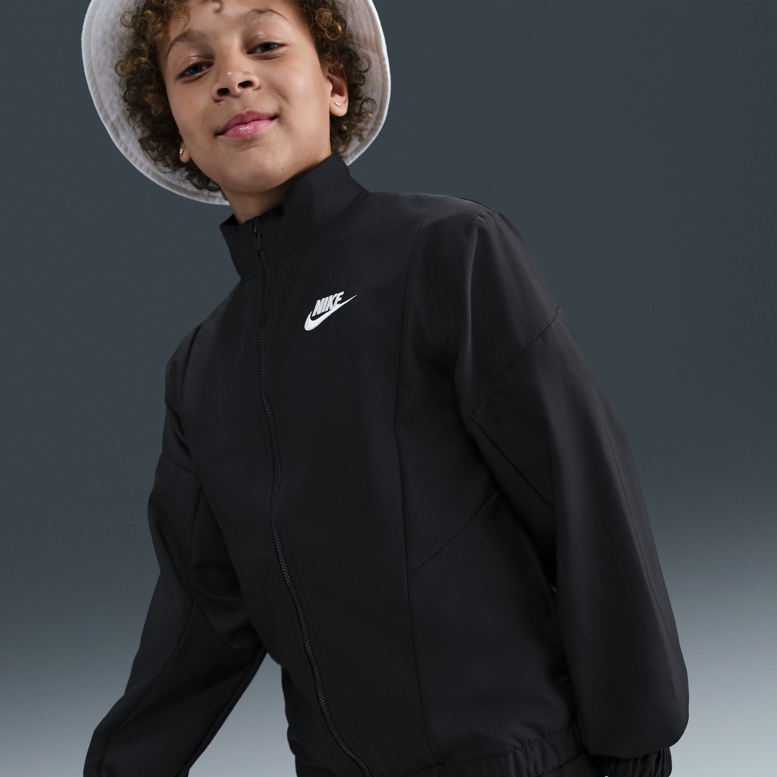 Thumbnail - Nike Sportswear Web-Trainingsanzug für ältere Kinder - Schwarz
