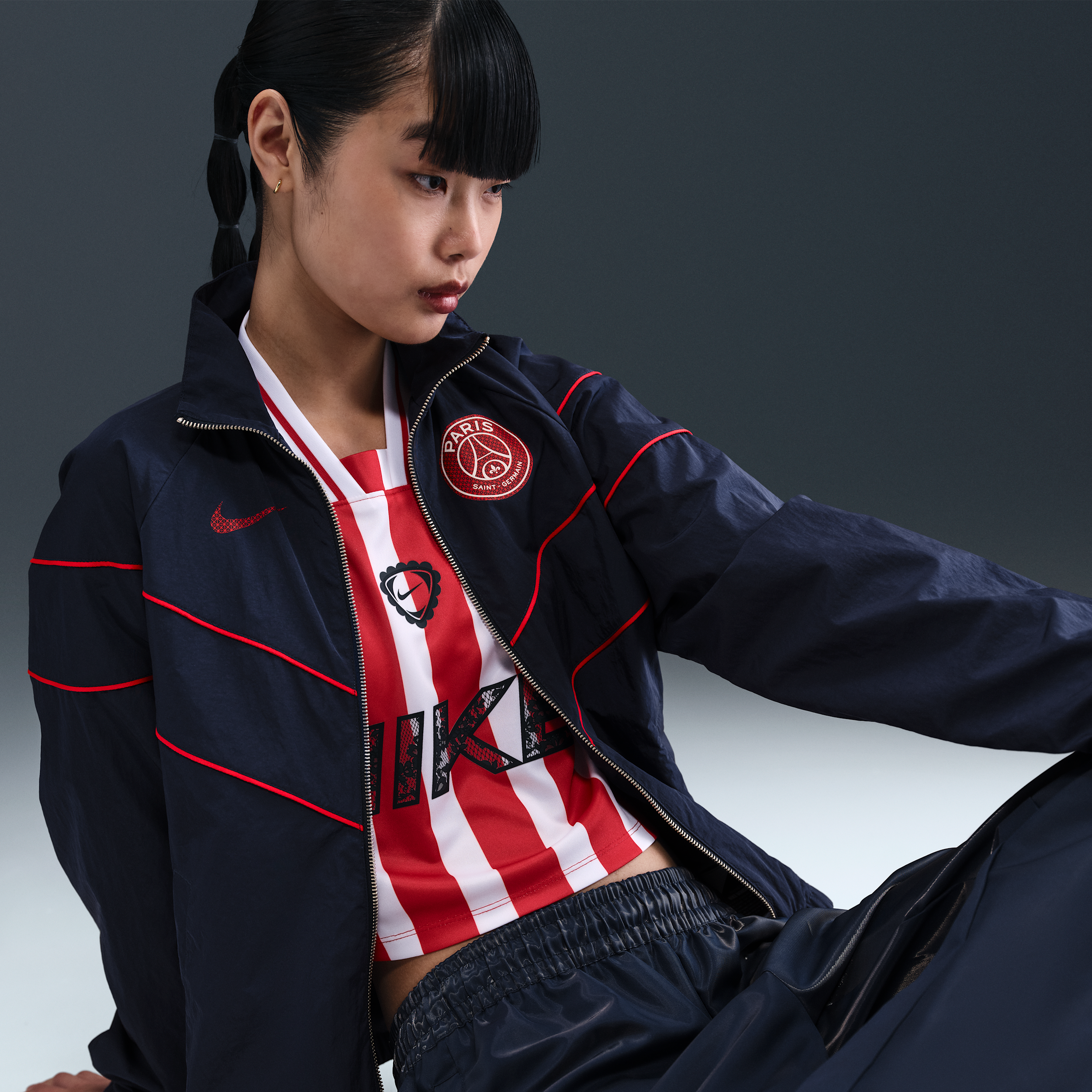 Thumbnail - Paris Saint-Germain Windrunner Nike Football UV-Webjacke mit durchgehendem Reißverschluss (Damen) - Blau