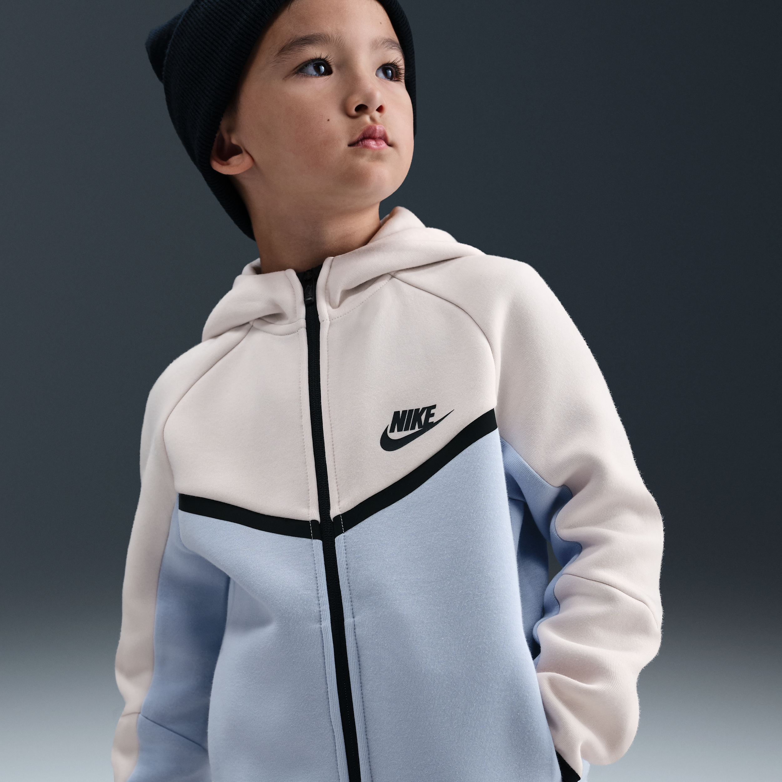 Thumbnail - Nike zweiteiliges Tech Fleece-Set mit durchgehendem Reißverschluss (jüngere Kinder) - Grau