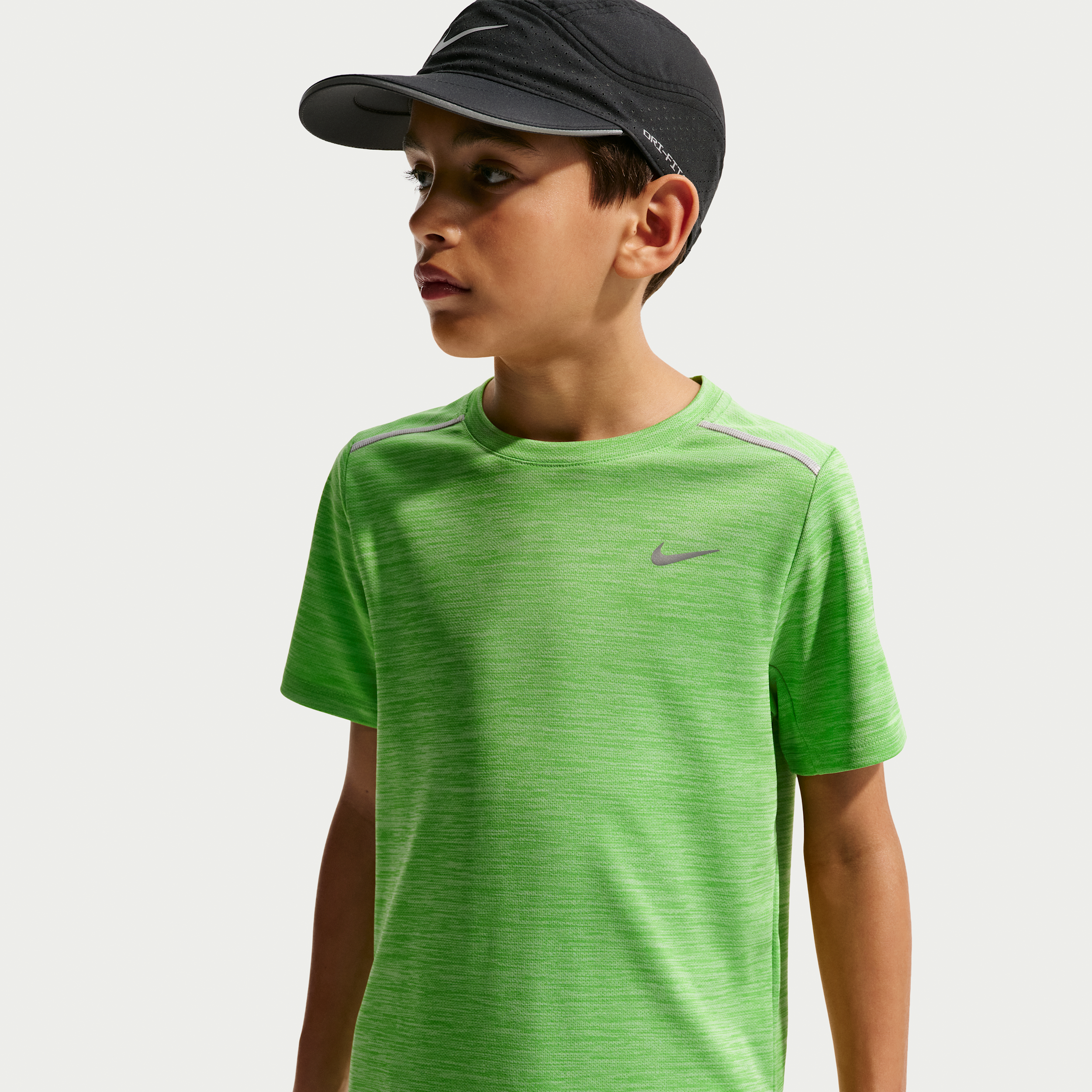 Thumbnail - Nike Miler Dri-FIT Kurzarmshirt (ältere Kinder) - Grün