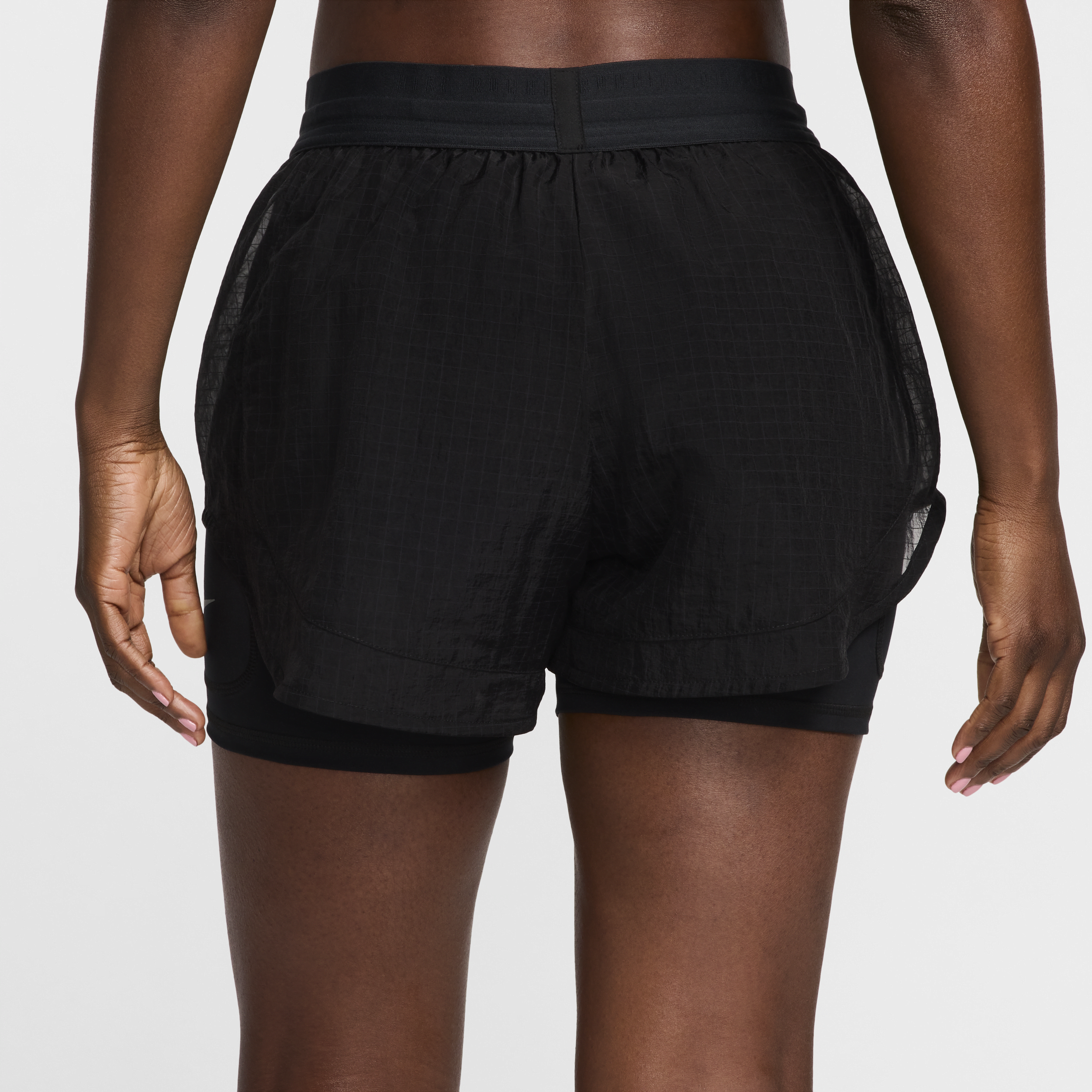 Short de running 2-en-1 taille mi-haute 8 cm Dri-FIT Nike Running Division pour femme - Noir