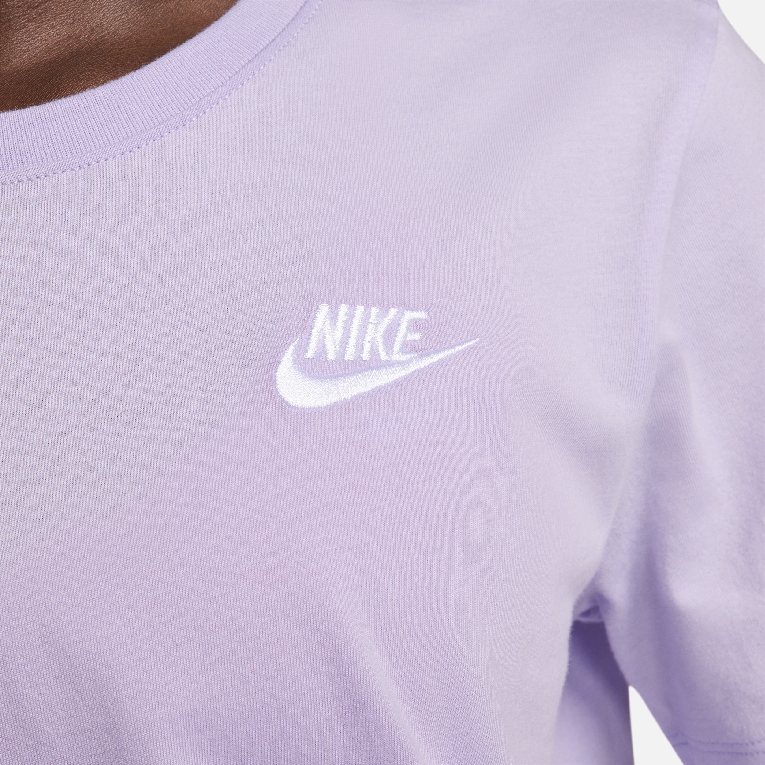 Nike Sportswear Club Essentials T-shirt voor dames Paars