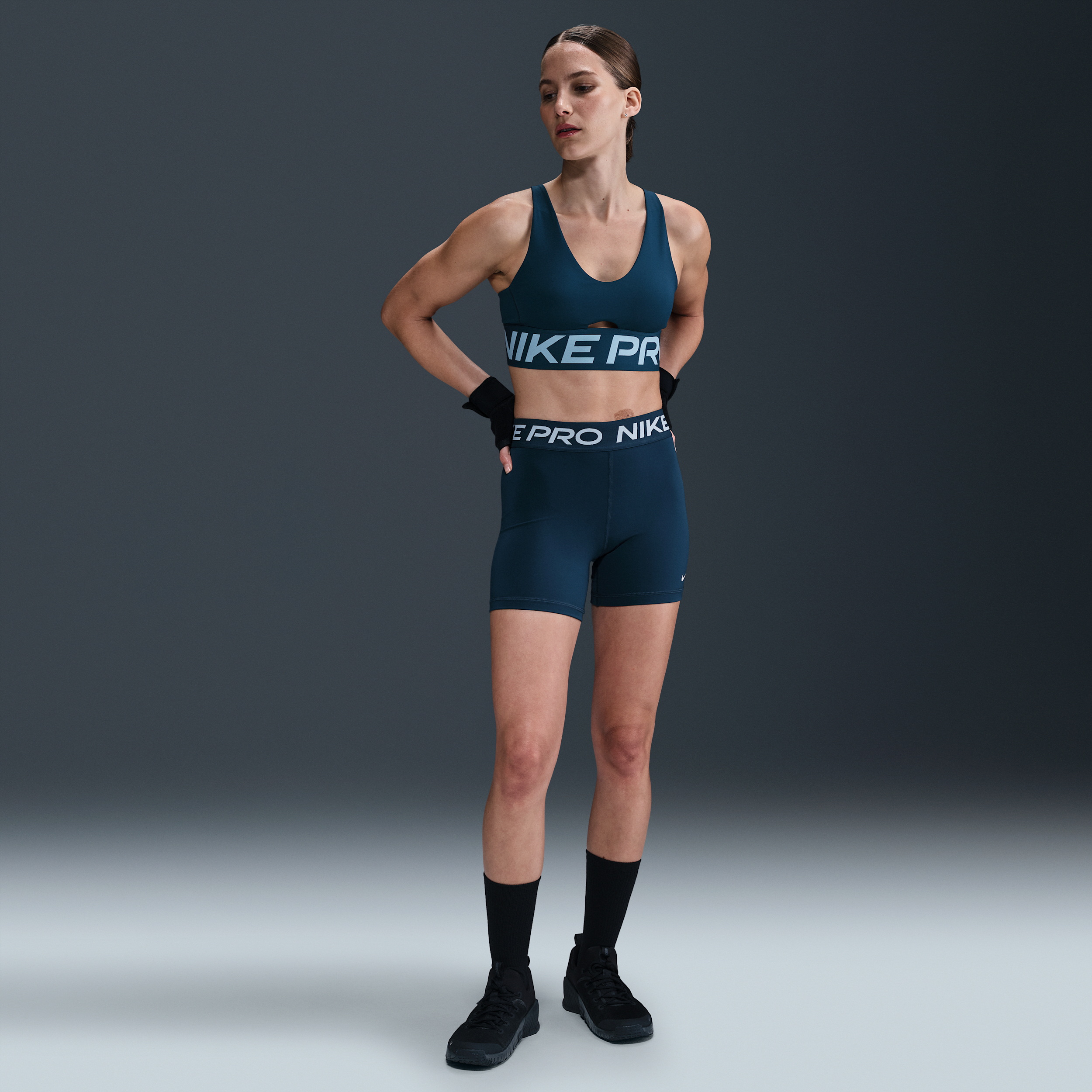 Nike Indy Plunge padded sport-bh met medium ondersteuning Blauw