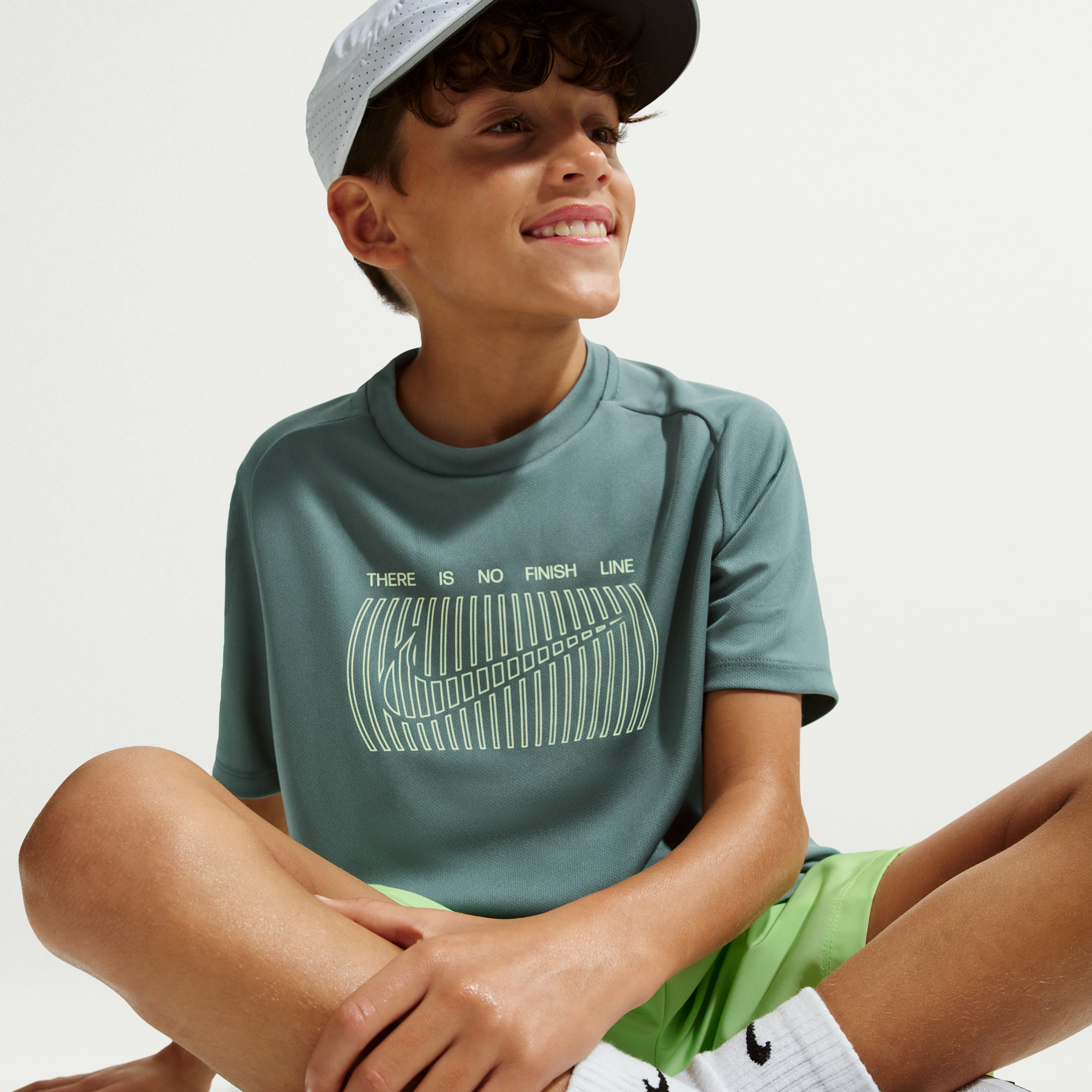 Thumbnail - Nike Multi Dri-FIT T-Shirt (ältere Kinder, Jungen) - Grau