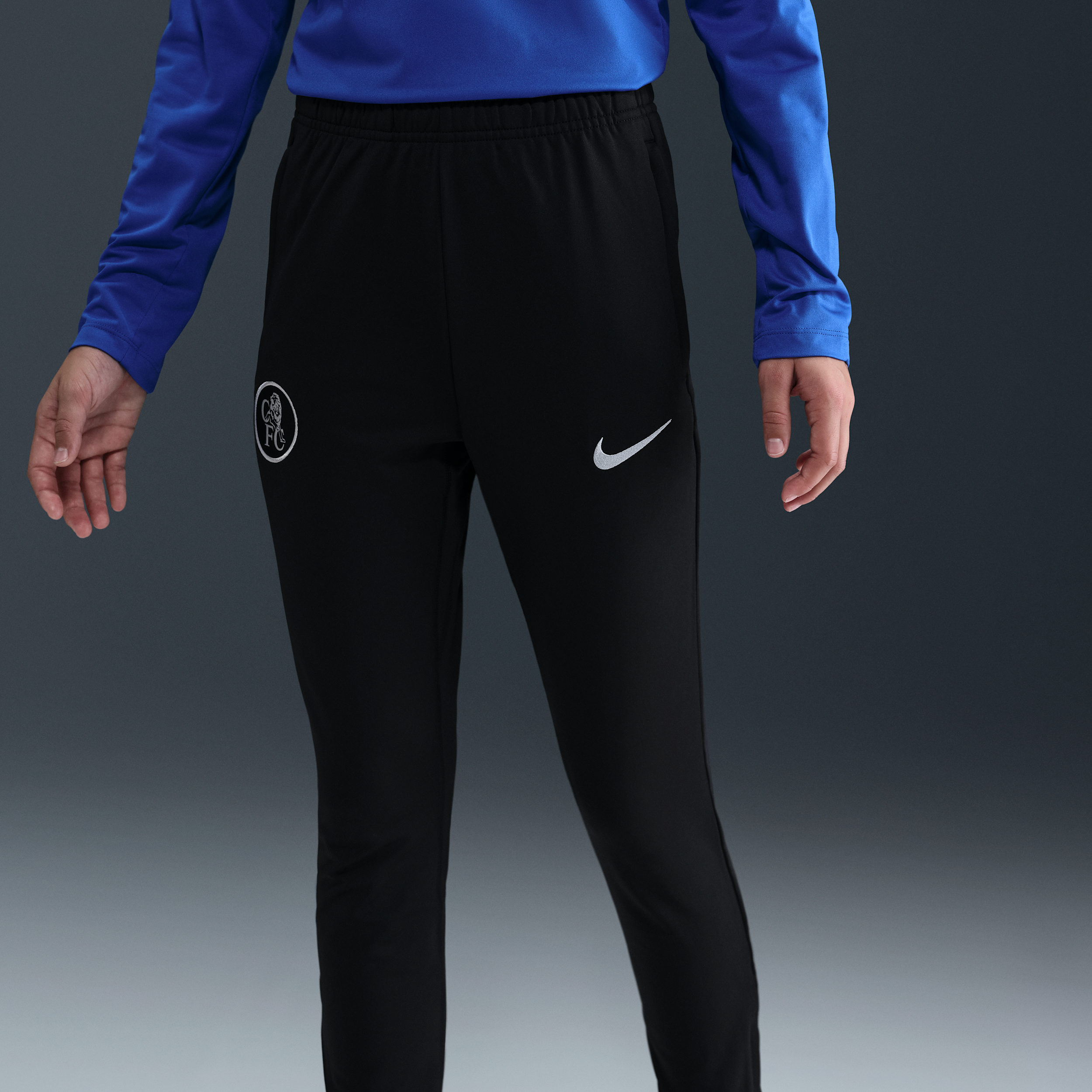 Thumbnail - FC Chelsea Strike Third Nike Dri-FIT Total 90 Strick-Fußballhose (ältere Kinder) - Schwarz
