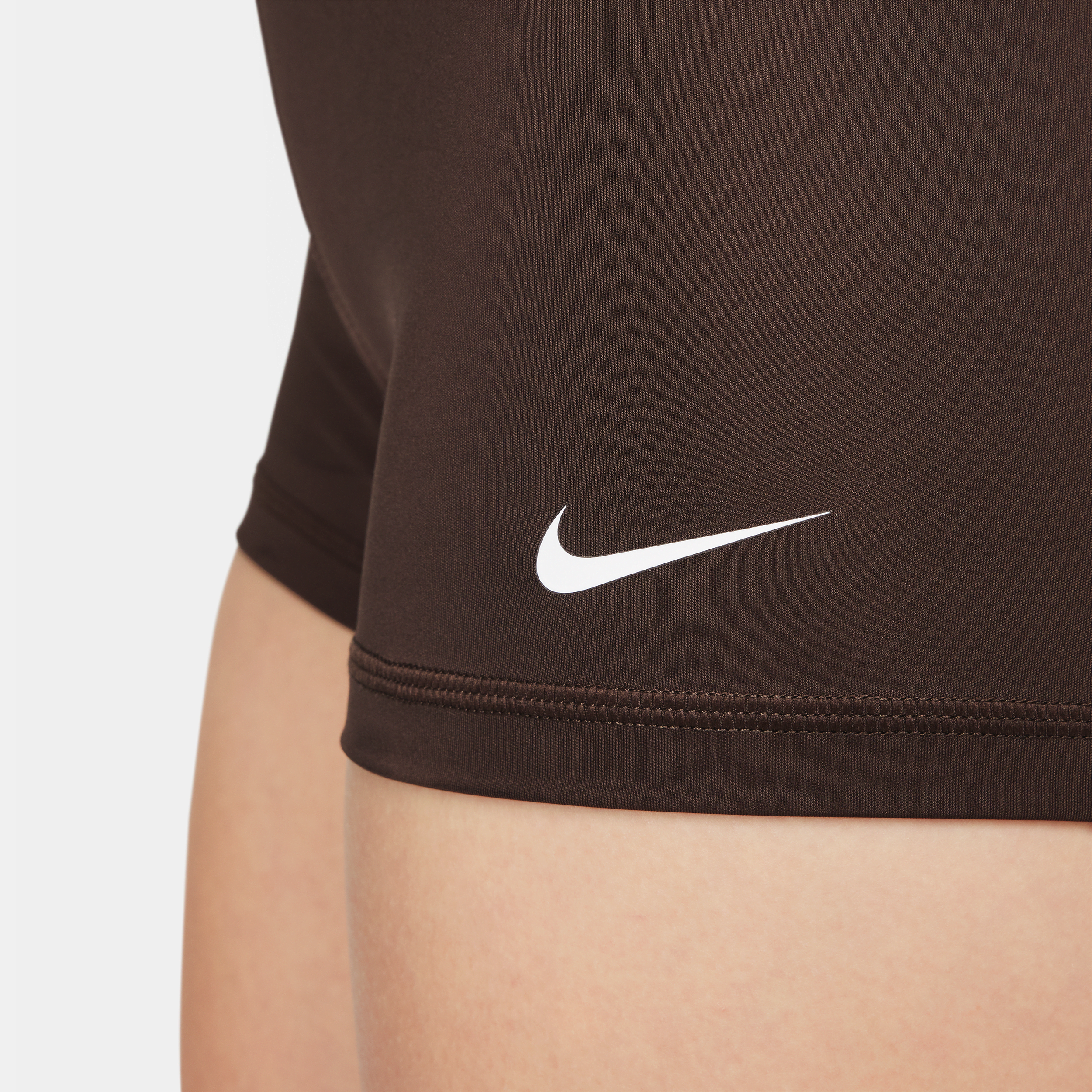 Nike Pro Damesshorts van 7 5 cm Bruin