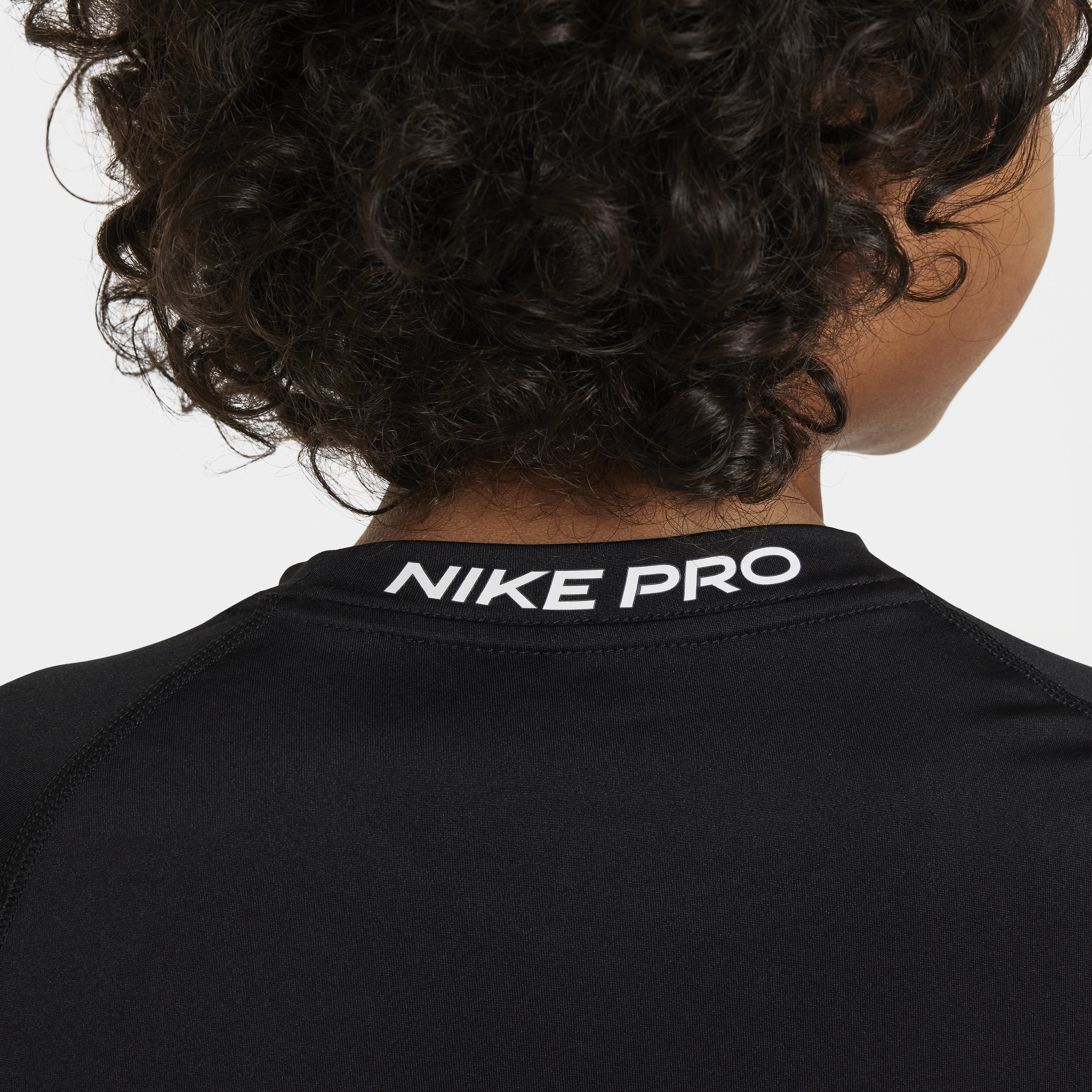 Nike Pro jongenstop met Dri-FIT en korte mouwen Zwart